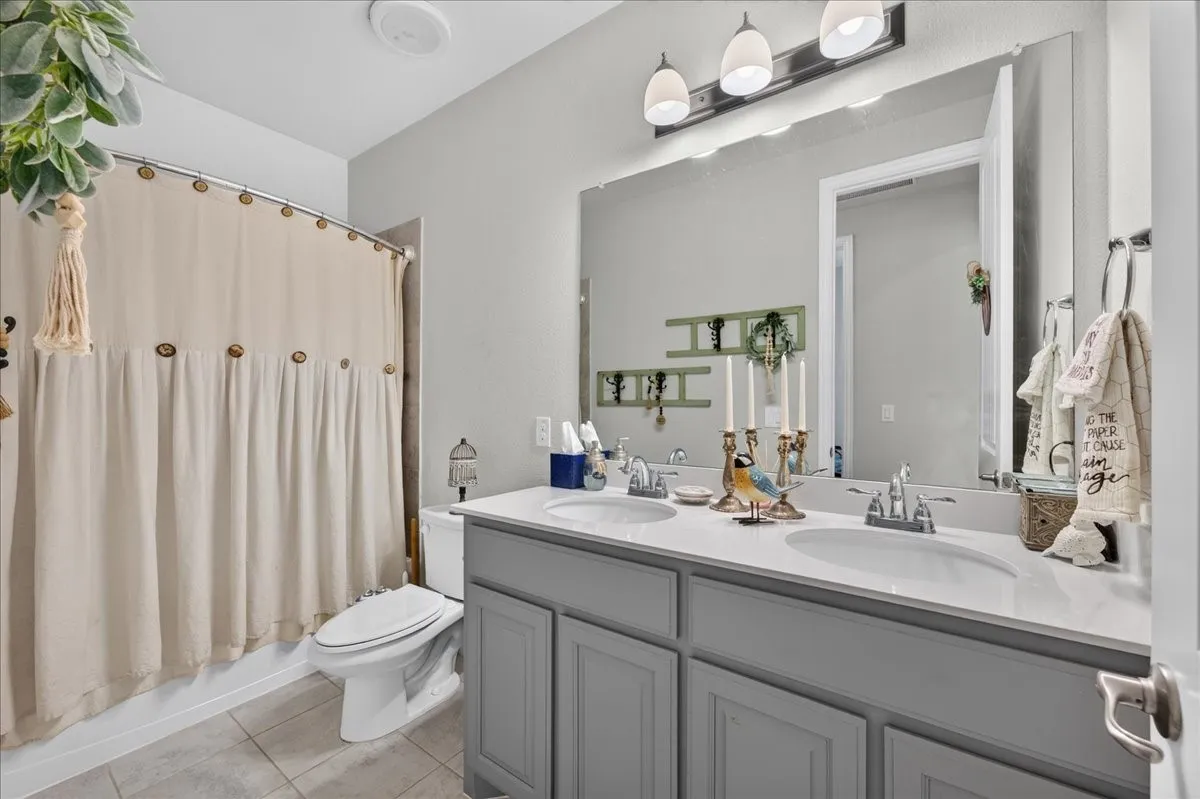 Single Family Residence For Sale in Rockwall County , 2525 Perdenales Drive, Royse City, Texas 75189, 4 Bedroom, 2 Bathroom, 2 Garage spaces, 2,229 Sqft, built in 2018, mls#21419962, Real Estate Agent in Royse City, Homes For Sale in Rockwall county, Homes For Sale in Royse City, Realtor in Royse City Texas, Real Estate Brokerage Independent Realty Texas, Luminita Cordes Realtor