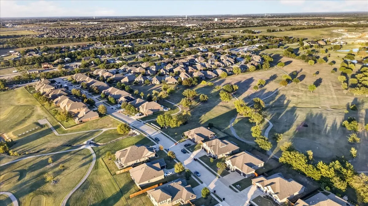 Single Family Residence For Sale in Rockwall County , 2525 Perdenales Drive, Royse City, Texas 75189, 4 Bedroom, 2 Bathroom, 2 Garage spaces, 2,229 Sqft, built in 2018, mls#21419962, Real Estate Agent in Royse City, Homes For Sale in Rockwall county, Homes For Sale in Royse City, Realtor in Royse City Texas, Real Estate Brokerage Independent Realty Texas, Luminita Cordes Realtor
