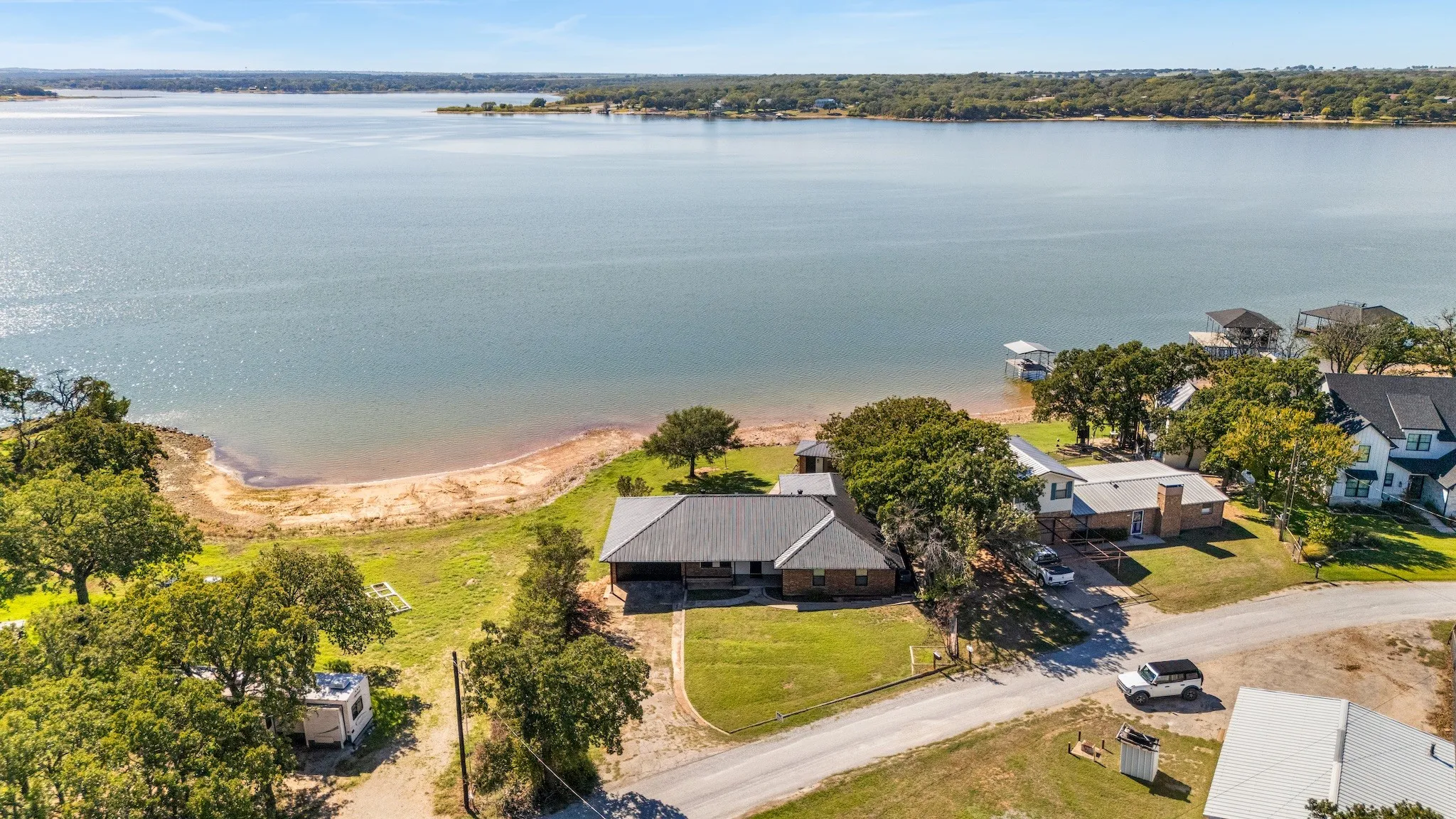 Single Family Residence For Sale in Montague County , 1107 Casino Road, Nocona, Texas 76255, 3 Bedroom, 2 Bathroom, 2 Garage spaces, 1,700 Sqft, built in 1980, mls#21420449, Real Estate Agent in Nocona, Homes For Sale in Montague county, Homes For Sale in Nocona, Realtor in Nocona Texas, Real Estate Brokerage Independent Realty Texas, Luminita Cordes Realtor