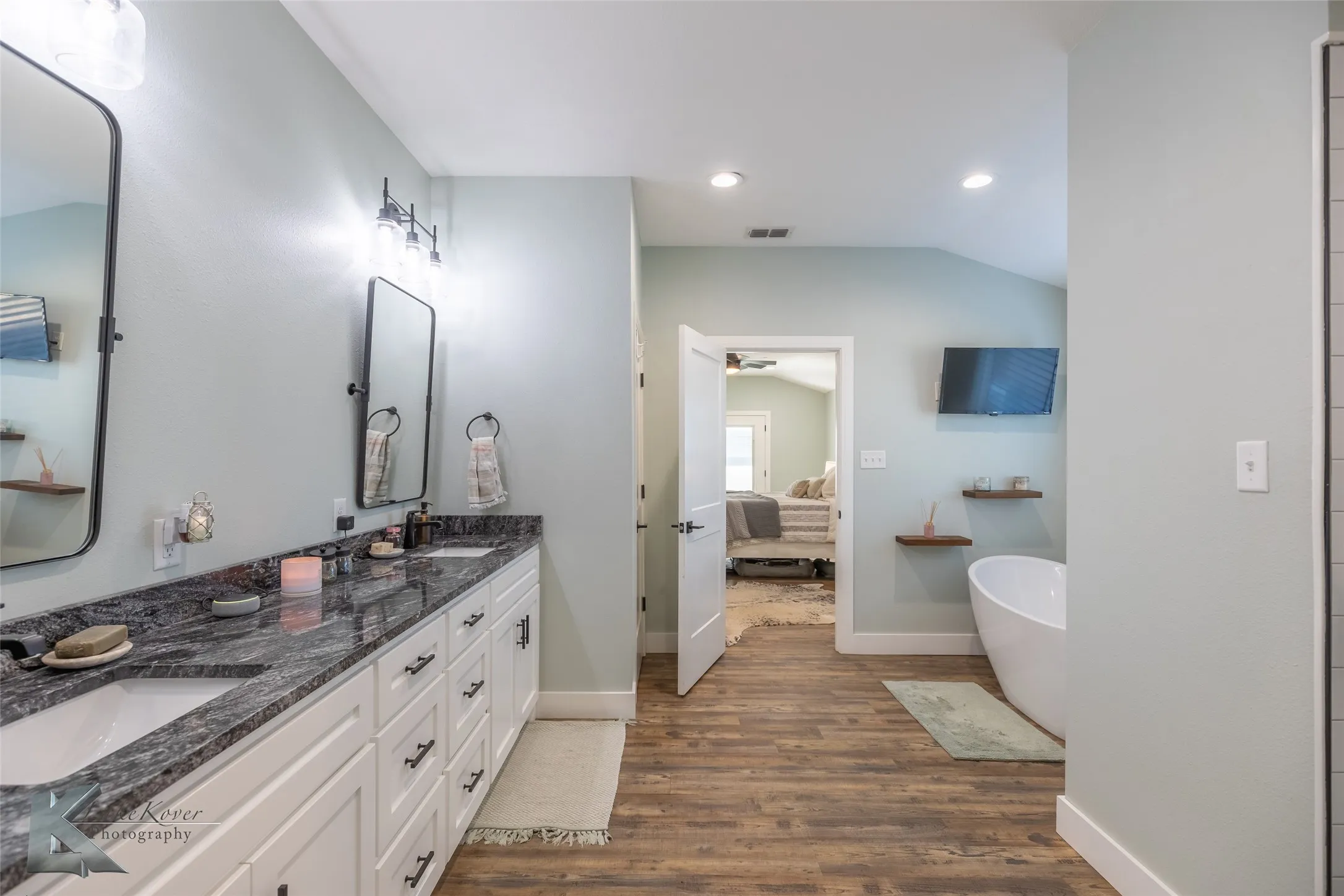 Single Family Residence For Sale in Taylor County , 684 Taylor Ridge Estates Road, Abilene, Texas 79601, 3 Bedroom, 2 Bathroom, 3 Garage spaces, 2,824 Sqft, built in 2022, mls#21421185, Real Estate Agent in Abilene, Homes For Sale in Taylor county, Homes For Sale in Abilene, Realtor in Abilene Texas, Real Estate Brokerage Independent Realty Texas, Luminita Cordes Realtor