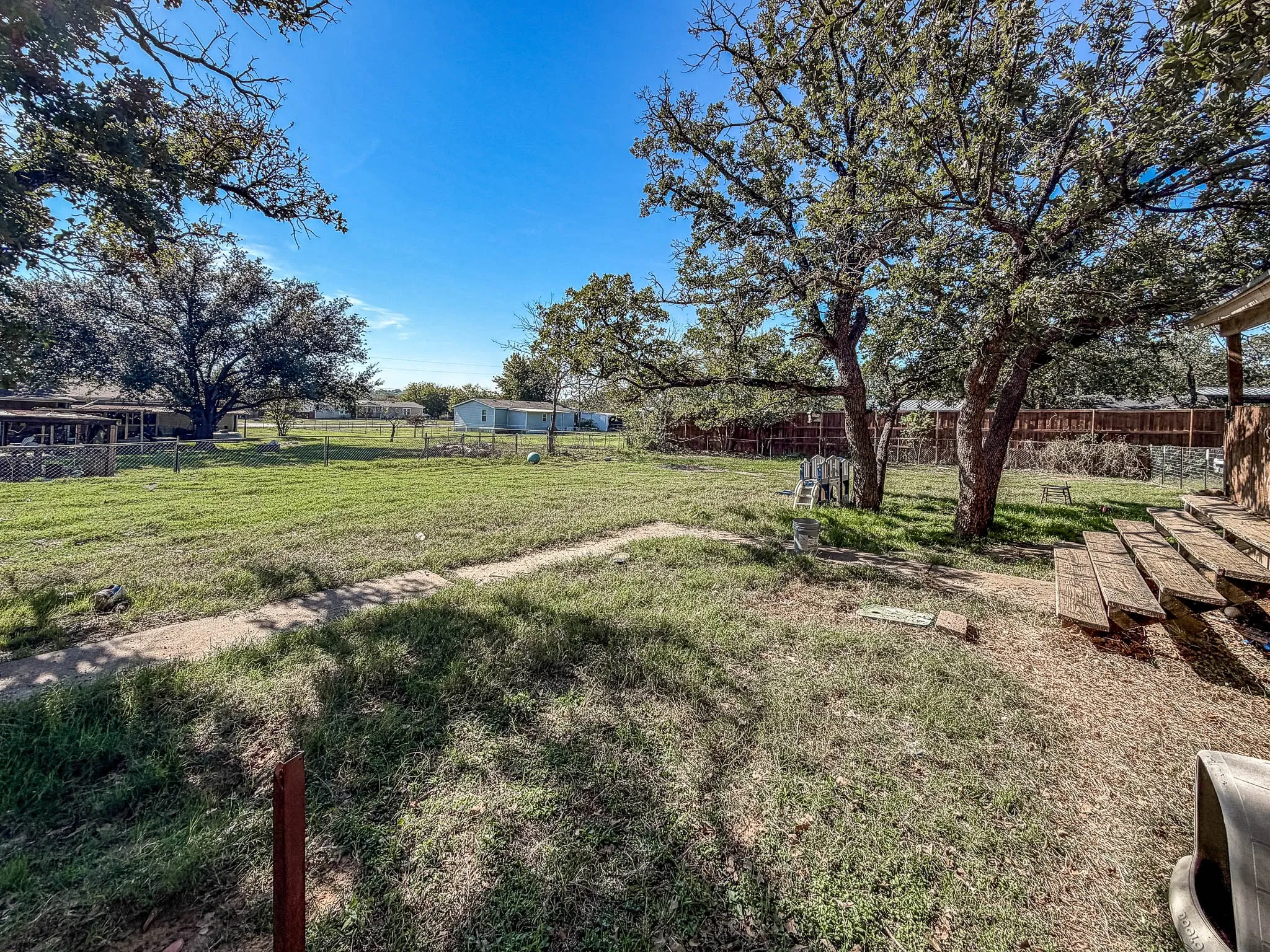 Mobile Home For Sale in Johnson County , 2508 Aspen Lane, Burleson, Texas 76028, 2 Bedroom, 2 Bathroom, Garage spaces, 1,284 Sqft, built in 1984, mls#21421042, Real Estate Agent in Burleson, Homes For Sale in Johnson county, Homes For Sale in Burleson, Realtor in Burleson Texas, Real Estate Brokerage Independent Realty Texas, Luminita Cordes Realtor