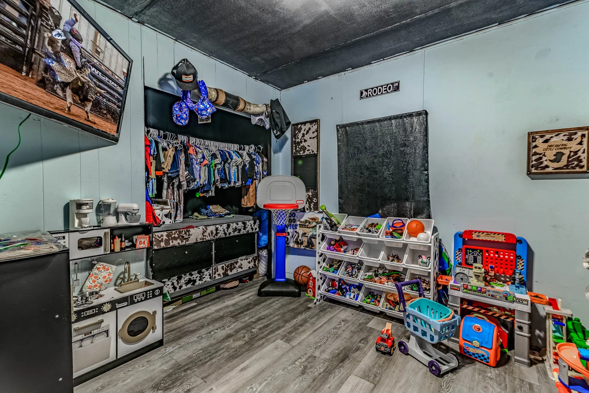 Mobile Home For Sale in Johnson County , 2508 Aspen Lane, Burleson, Texas 76028, 2 Bedroom, 2 Bathroom, Garage spaces, 1,284 Sqft, built in 1984, mls#21421042, Real Estate Agent in Burleson, Homes For Sale in Johnson county, Homes For Sale in Burleson, Realtor in Burleson Texas, Real Estate Brokerage Independent Realty Texas, Luminita Cordes Realtor