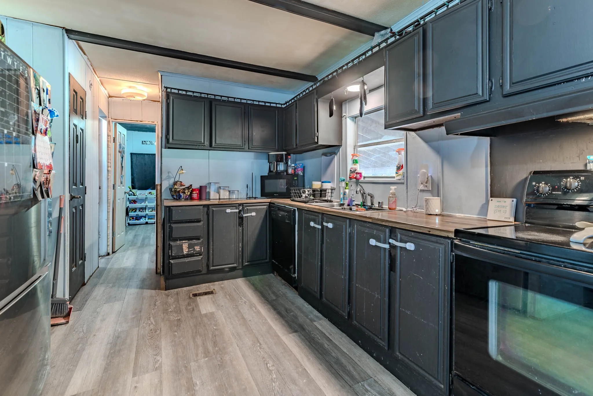 Mobile Home For Sale in Johnson County , 2508 Aspen Lane, Burleson, Texas 76028, 2 Bedroom, 2 Bathroom, Garage spaces, 1,284 Sqft, built in 1984, mls#21421042, Real Estate Agent in Burleson, Homes For Sale in Johnson county, Homes For Sale in Burleson, Realtor in Burleson Texas, Real Estate Brokerage Independent Realty Texas, Luminita Cordes Realtor