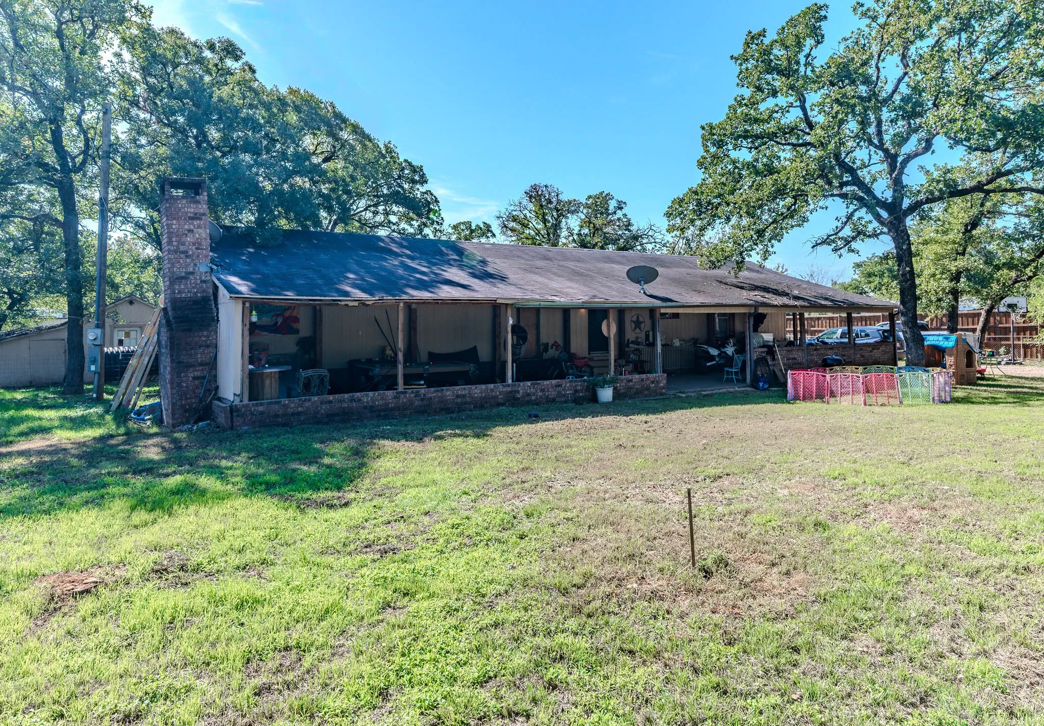 Mobile Home For Sale in Johnson County , 2508 Aspen Lane, Burleson, Texas 76028, 2 Bedroom, 2 Bathroom, Garage spaces, 1,284 Sqft, built in 1984, mls#21421042, Real Estate Agent in Burleson, Homes For Sale in Johnson county, Homes For Sale in Burleson, Realtor in Burleson Texas, Real Estate Brokerage Independent Realty Texas, Luminita Cordes Realtor