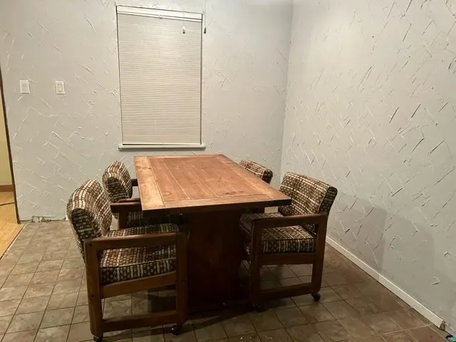 Single Family Residence For Sale in Jones County , 1421 22nd Street, Anson, Texas 79501, 3 Bedroom, 2 Bathroom, Garage spaces, 1,472 Sqft, built in 1965, mls#21421211, Real Estate Agent in Anson, Homes For Sale in Jones county, Homes For Sale in Anson, Realtor in Anson Texas, Real Estate Brokerage Independent Realty Texas, Luminita Cordes Realtor