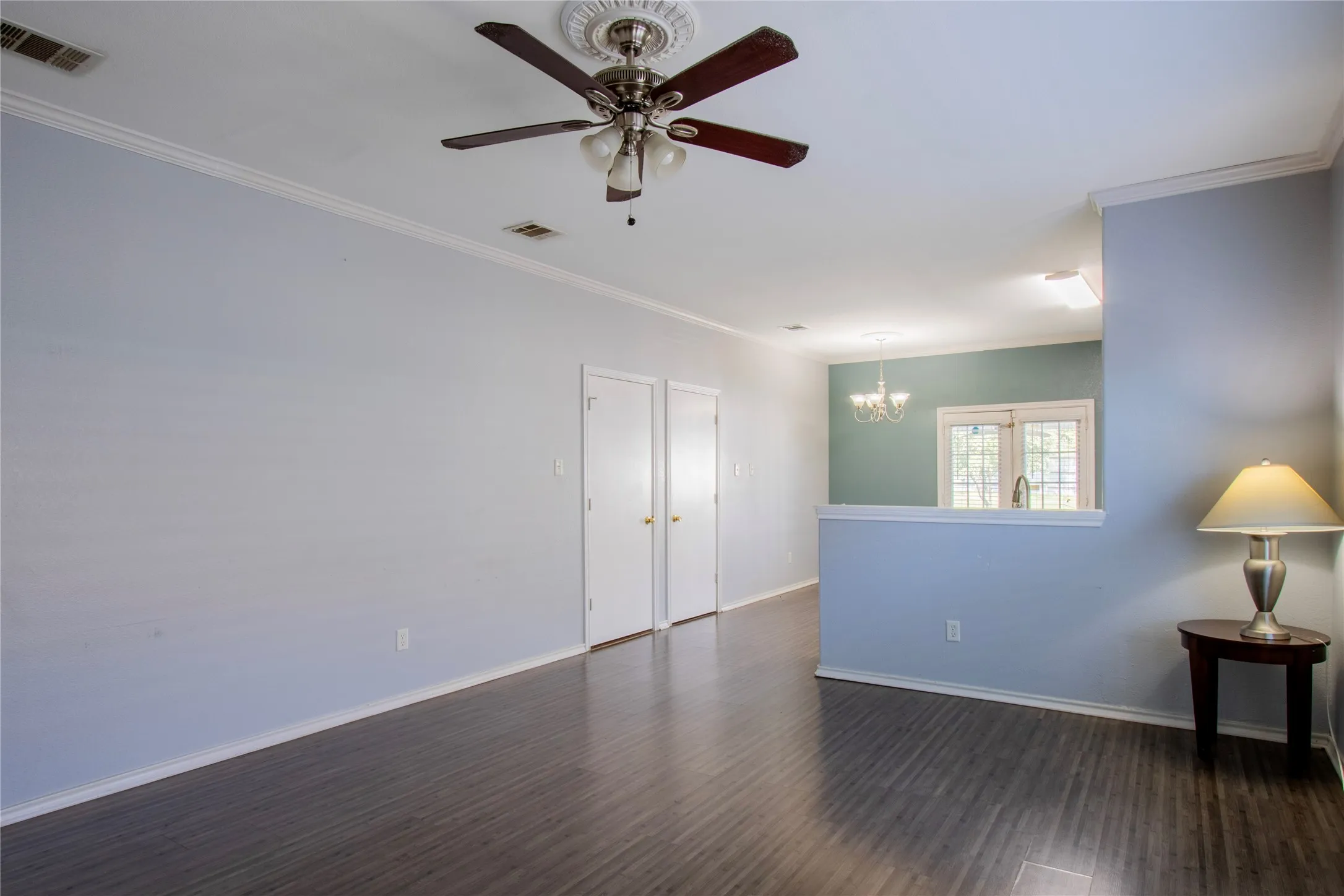 Single Family Residence For Rent in Tarrant County , 5119 Draper Street, Fort Worth, Texas 76105, 3 Bedroom, 2 Bathroom, 2 Garage spaces, 1,320 Sqft, built in 2003, mls#21421019, Real Estate Agent in Fort Worth, Homes For Rent in Tarrant county, Homes For Rent in Fort Worth, Realtor in Fort Worth Texas, Real Estate Brokerage Independent Realty Texas, Luminita Cordes Realtor
