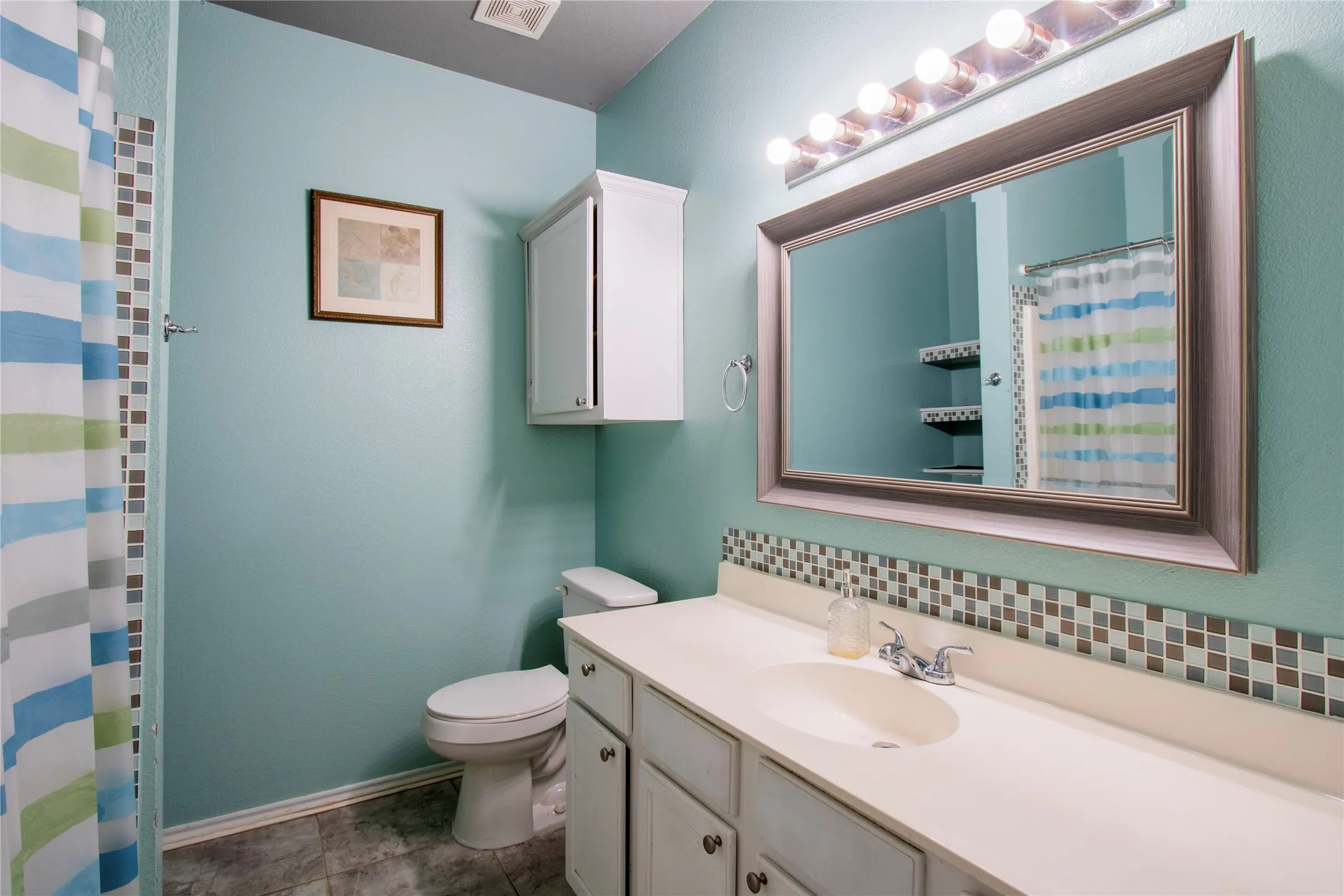 Single Family Residence For Rent in Tarrant County , 5119 Draper Street, Fort Worth, Texas 76105, 3 Bedroom, 2 Bathroom, 2 Garage spaces, 1,320 Sqft, built in 2003, mls#21421019, Real Estate Agent in Fort Worth, Homes For Rent in Tarrant county, Homes For Rent in Fort Worth, Realtor in Fort Worth Texas, Real Estate Brokerage Independent Realty Texas, Luminita Cordes Realtor