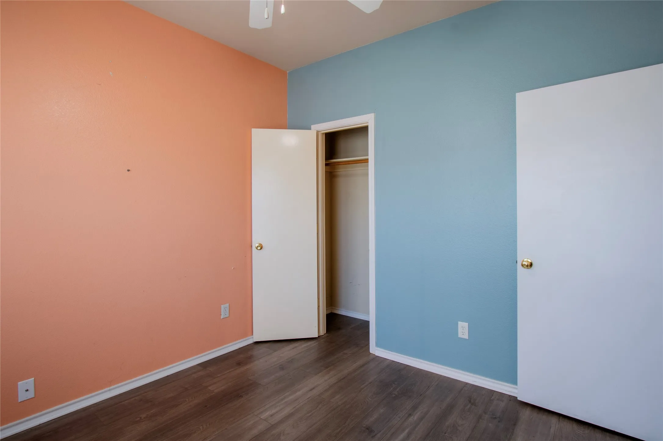Single Family Residence For Rent in Tarrant County , 5119 Draper Street, Fort Worth, Texas 76105, 3 Bedroom, 2 Bathroom, 2 Garage spaces, 1,320 Sqft, built in 2003, mls#21421019, Real Estate Agent in Fort Worth, Homes For Rent in Tarrant county, Homes For Rent in Fort Worth, Realtor in Fort Worth Texas, Real Estate Brokerage Independent Realty Texas, Luminita Cordes Realtor