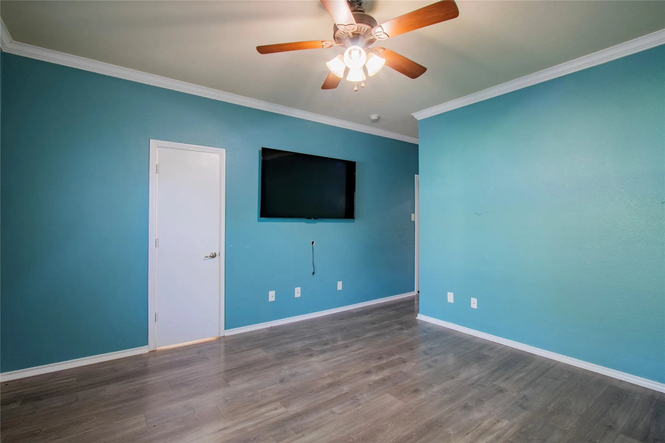 Single Family Residence For Rent in Tarrant County , 5119 Draper Street, Fort Worth, Texas 76105, 3 Bedroom, 2 Bathroom, 2 Garage spaces, 1,320 Sqft, built in 2003, mls#21421019, Real Estate Agent in Fort Worth, Homes For Rent in Tarrant county, Homes For Rent in Fort Worth, Realtor in Fort Worth Texas, Real Estate Brokerage Independent Realty Texas, Luminita Cordes Realtor