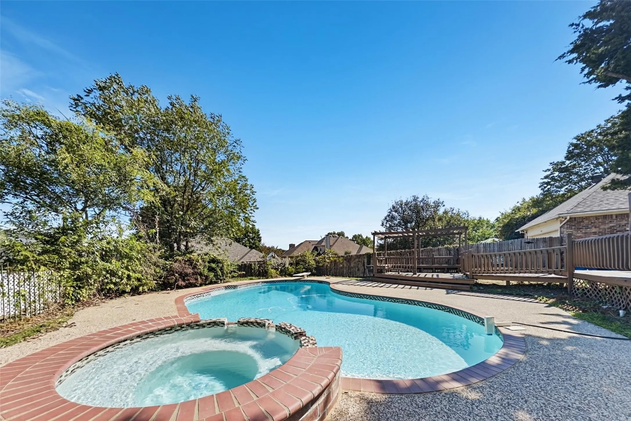 Single Family Residence For Sale in Dallas County , 612 N Silver Creek Circle, De Soto, Texas 75115, 4 Bedroom, 4 Bathroom, 2 Garage spaces, 3,114 Sqft, built in 1989, mls#21421281, Real Estate Agent in De Soto, Homes For Sale in Dallas county, Homes For Sale in De Soto, Realtor in De Soto Texas, Real Estate Brokerage Independent Realty Texas, Luminita Cordes Realtor