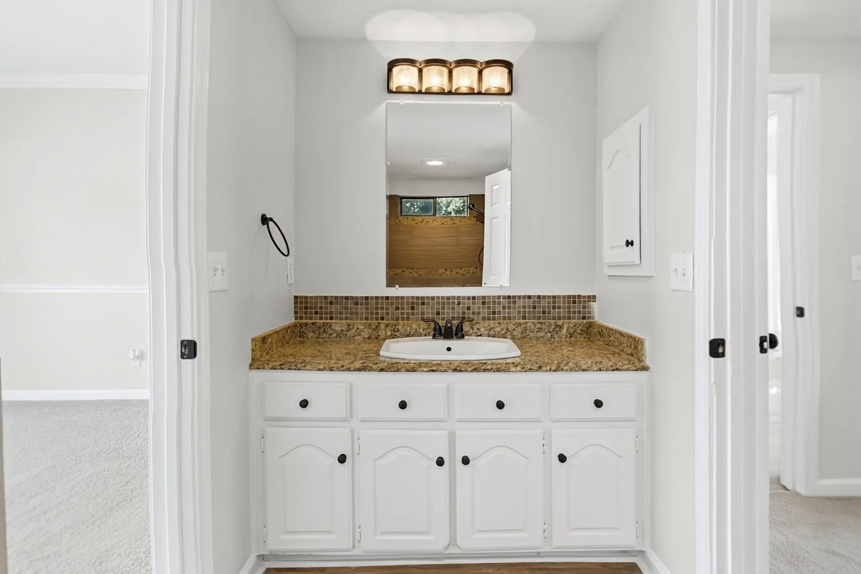 Single Family Residence For Sale in Dallas County , 612 N Silver Creek Circle, De Soto, Texas 75115, 4 Bedroom, 4 Bathroom, 2 Garage spaces, 3,114 Sqft, built in 1989, mls#21421281, Real Estate Agent in De Soto, Homes For Sale in Dallas county, Homes For Sale in De Soto, Realtor in De Soto Texas, Real Estate Brokerage Independent Realty Texas, Luminita Cordes Realtor