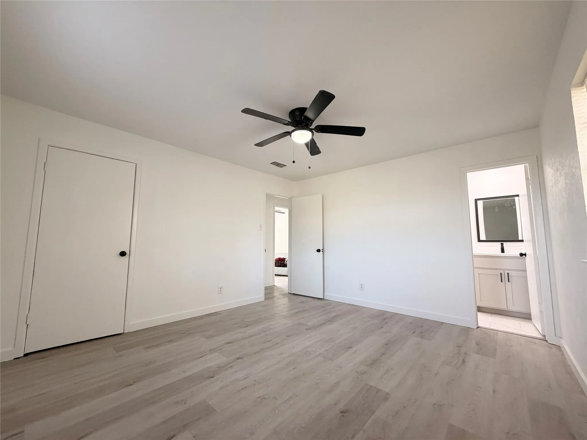Single Family Residence For Sale in Tarrant County , 600 Meadowcrest Drive, Crowley, Texas 76036, 3 Bedroom, 2 Bathroom, 2 Garage spaces, 1,323 Sqft, built in 1967, mls#21420448, Real Estate Agent in Crowley, Homes For Sale in Tarrant county, Homes For Sale in Crowley, Realtor in Crowley Texas, Real Estate Brokerage Independent Realty Texas, Luminita Cordes Realtor