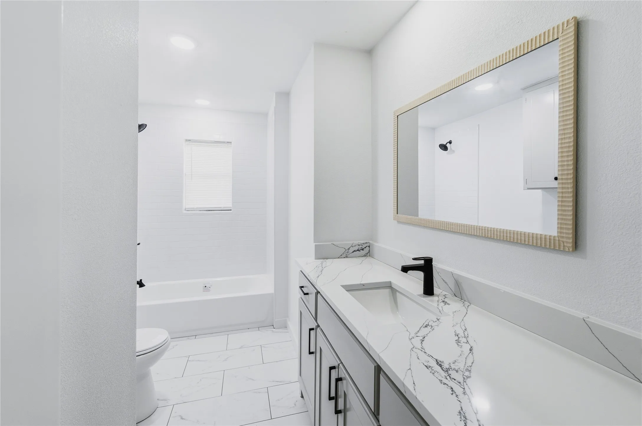 Single Family Residence For Sale in Tarrant County , 600 Meadowcrest Drive, Crowley, Texas 76036, 3 Bedroom, 2 Bathroom, 2 Garage spaces, 1,323 Sqft, built in 1967, mls#21420448, Real Estate Agent in Crowley, Homes For Sale in Tarrant county, Homes For Sale in Crowley, Realtor in Crowley Texas, Real Estate Brokerage Independent Realty Texas, Luminita Cordes Realtor
