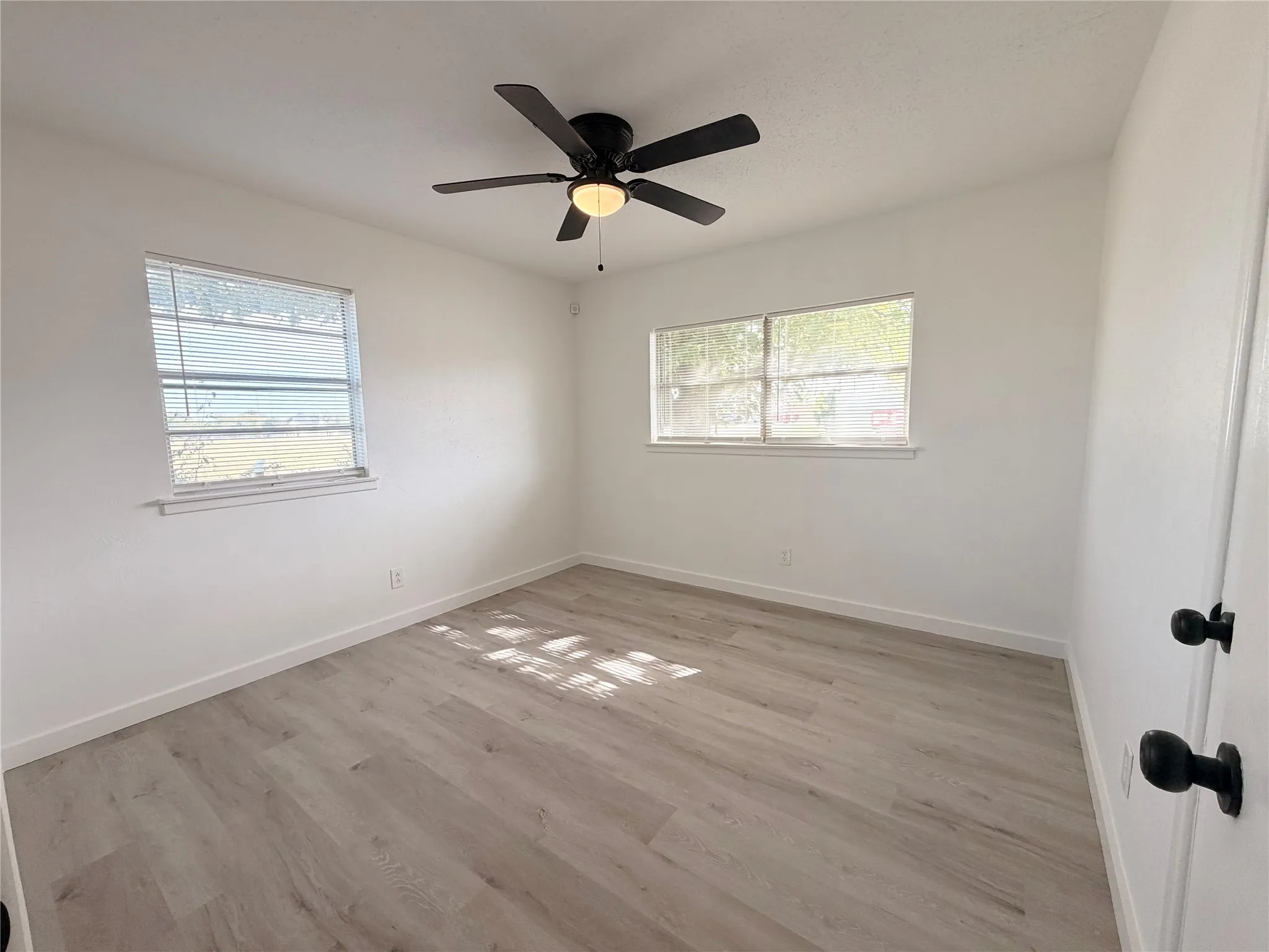 Single Family Residence For Sale in Tarrant County , 600 Meadowcrest Drive, Crowley, Texas 76036, 3 Bedroom, 2 Bathroom, 2 Garage spaces, 1,323 Sqft, built in 1967, mls#21420448, Real Estate Agent in Crowley, Homes For Sale in Tarrant county, Homes For Sale in Crowley, Realtor in Crowley Texas, Real Estate Brokerage Independent Realty Texas, Luminita Cordes Realtor
