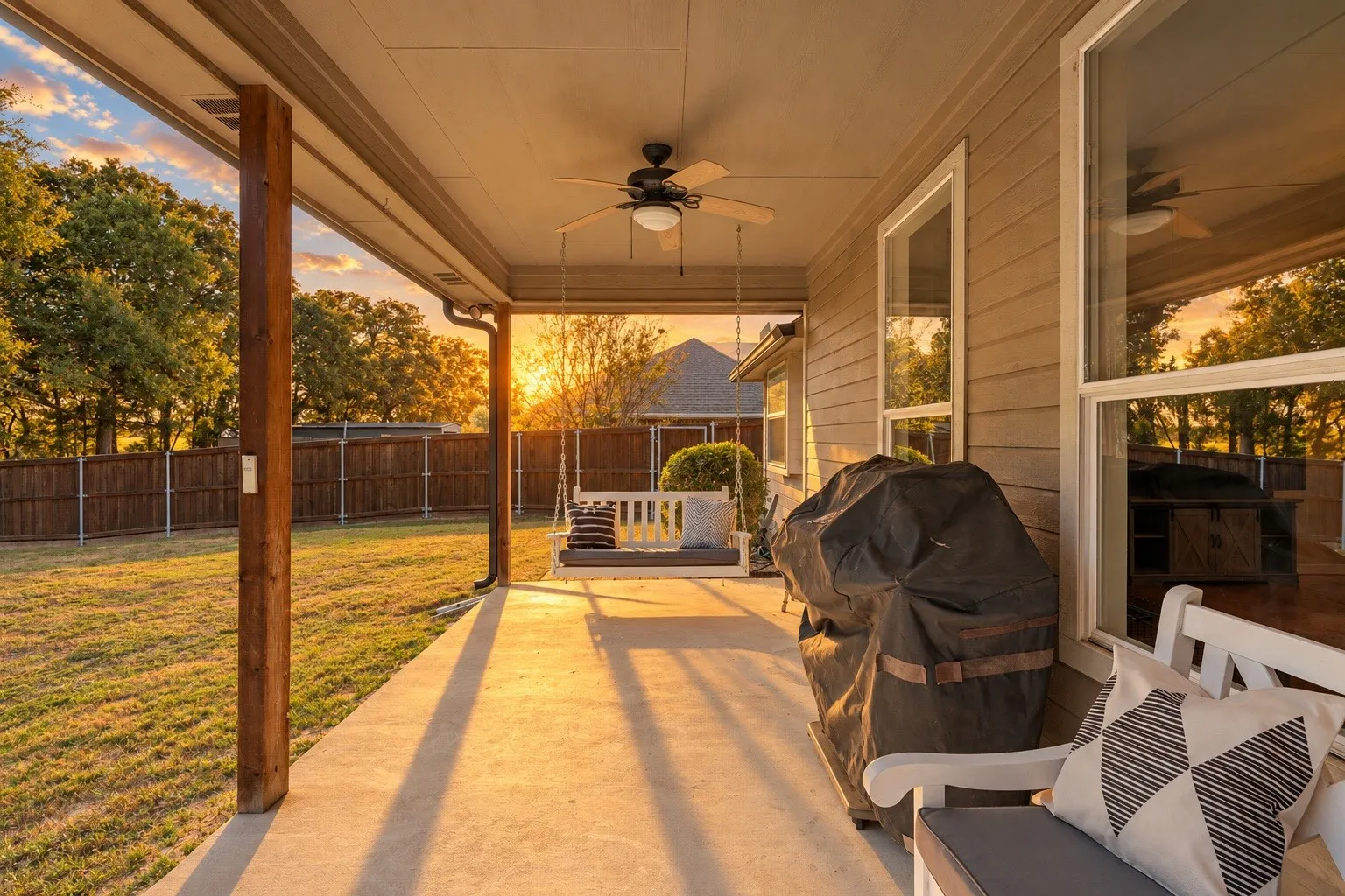 Single Family Residence For Sale in Hunt County , 2857 Mallard Drive, Greenville, Texas 75402, 4 Bedroom, 3 Bathroom, 2 Garage spaces, 2,168 Sqft, built in 2002, mls#21420096, Real Estate Agent in Greenville, Homes For Sale in Hunt county, Homes For Sale in Greenville, Realtor in Greenville Texas, Real Estate Brokerage Independent Realty Texas, Luminita Cordes Realtor
