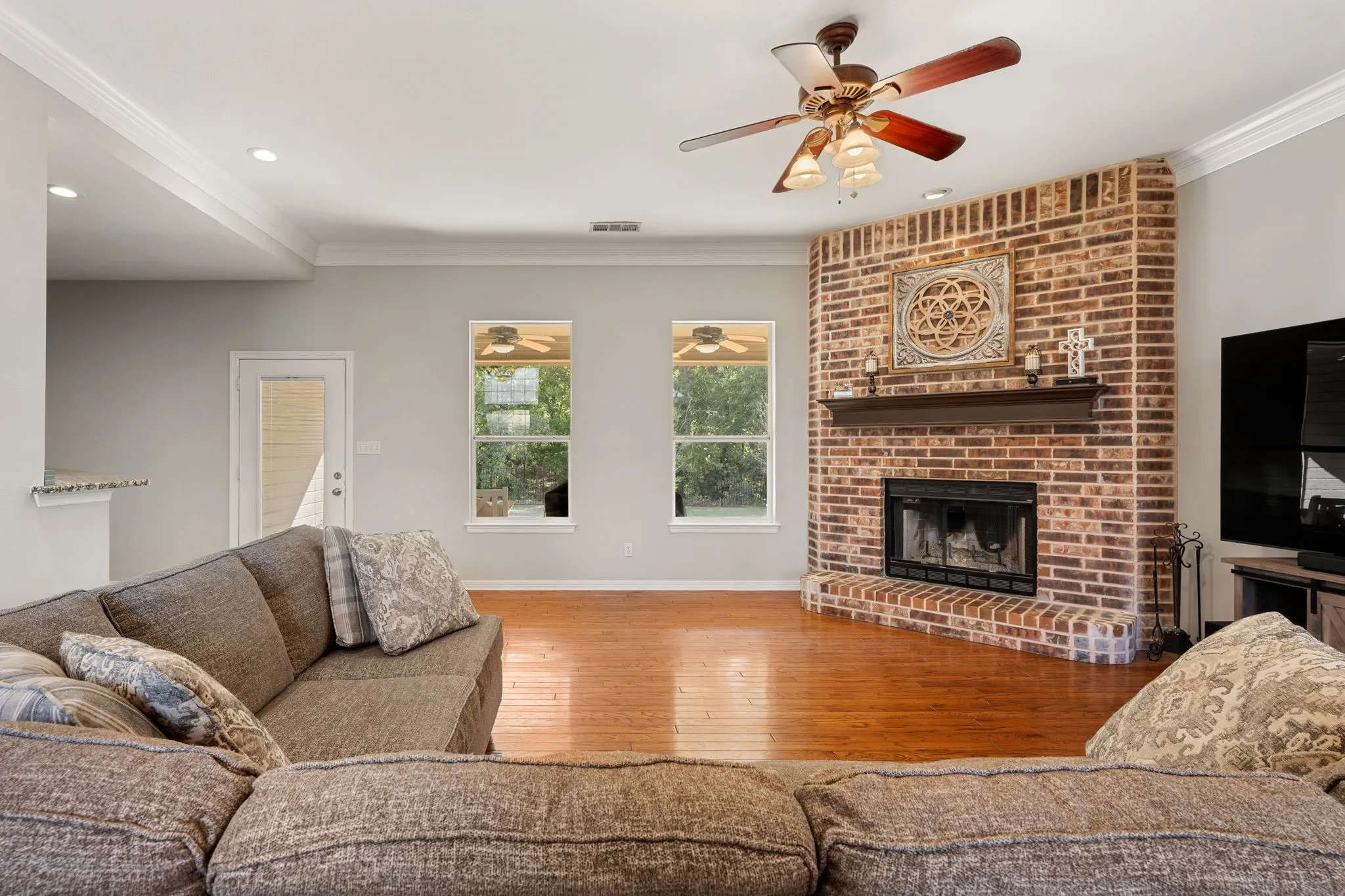 Single Family Residence For Sale in Hunt County , 2857 Mallard Drive, Greenville, Texas 75402, 4 Bedroom, 3 Bathroom, 2 Garage spaces, 2,168 Sqft, built in 2002, mls#21420096, Real Estate Agent in Greenville, Homes For Sale in Hunt county, Homes For Sale in Greenville, Realtor in Greenville Texas, Real Estate Brokerage Independent Realty Texas, Luminita Cordes Realtor