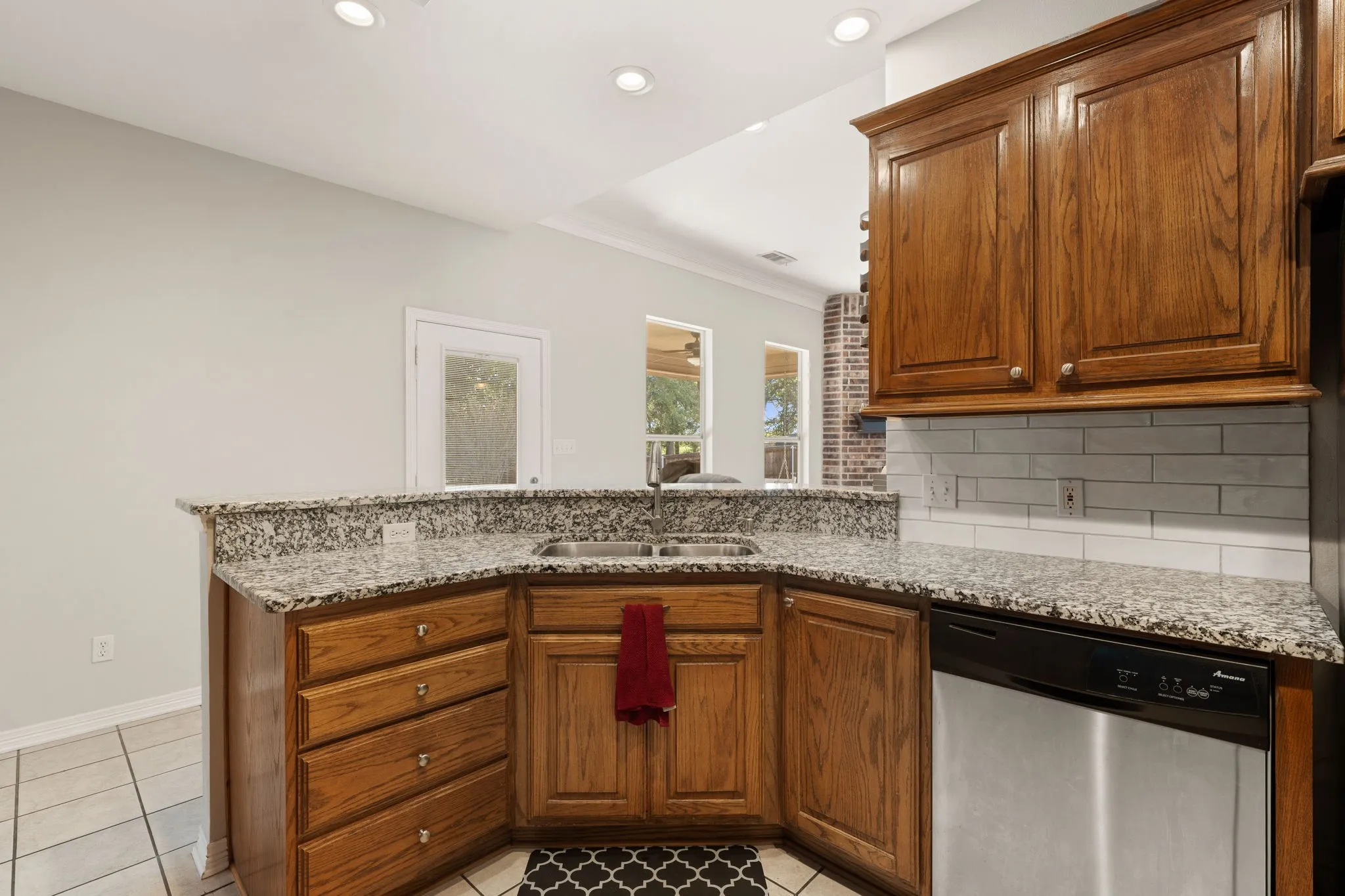 Single Family Residence For Sale in Hunt County , 2857 Mallard Drive, Greenville, Texas 75402, 4 Bedroom, 3 Bathroom, 2 Garage spaces, 2,168 Sqft, built in 2002, mls#21420096, Real Estate Agent in Greenville, Homes For Sale in Hunt county, Homes For Sale in Greenville, Realtor in Greenville Texas, Real Estate Brokerage Independent Realty Texas, Luminita Cordes Realtor