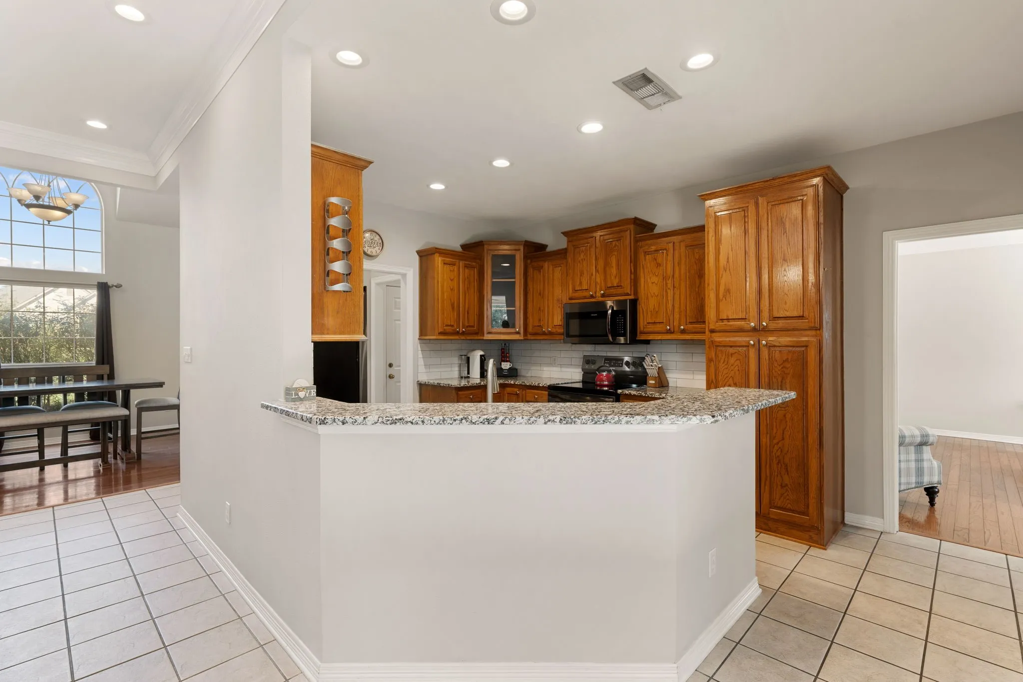 Single Family Residence For Sale in Hunt County , 2857 Mallard Drive, Greenville, Texas 75402, 4 Bedroom, 3 Bathroom, 2 Garage spaces, 2,168 Sqft, built in 2002, mls#21420096, Real Estate Agent in Greenville, Homes For Sale in Hunt county, Homes For Sale in Greenville, Realtor in Greenville Texas, Real Estate Brokerage Independent Realty Texas, Luminita Cordes Realtor