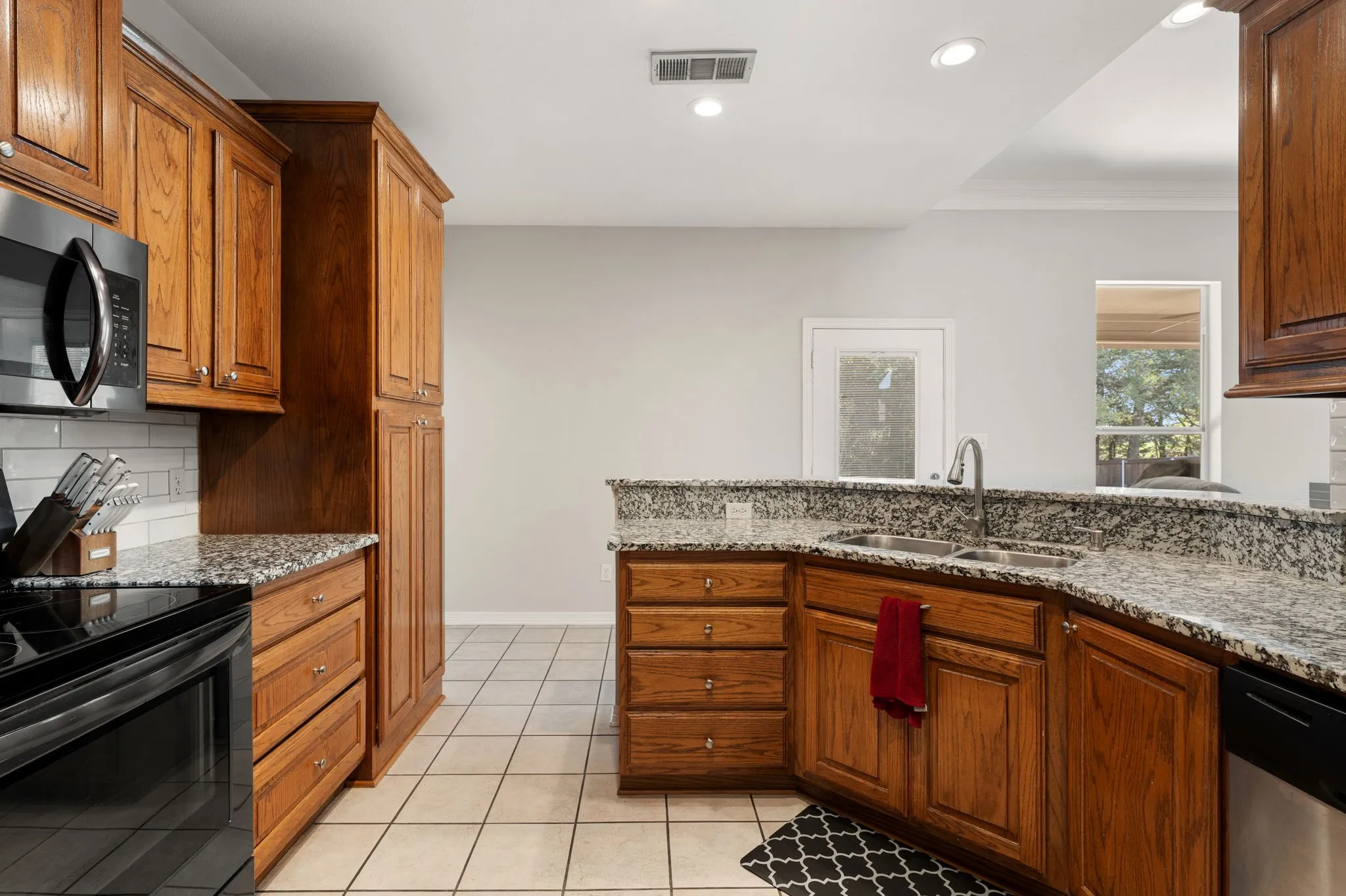 Single Family Residence For Sale in Hunt County , 2857 Mallard Drive, Greenville, Texas 75402, 4 Bedroom, 3 Bathroom, 2 Garage spaces, 2,168 Sqft, built in 2002, mls#21420096, Real Estate Agent in Greenville, Homes For Sale in Hunt county, Homes For Sale in Greenville, Realtor in Greenville Texas, Real Estate Brokerage Independent Realty Texas, Luminita Cordes Realtor