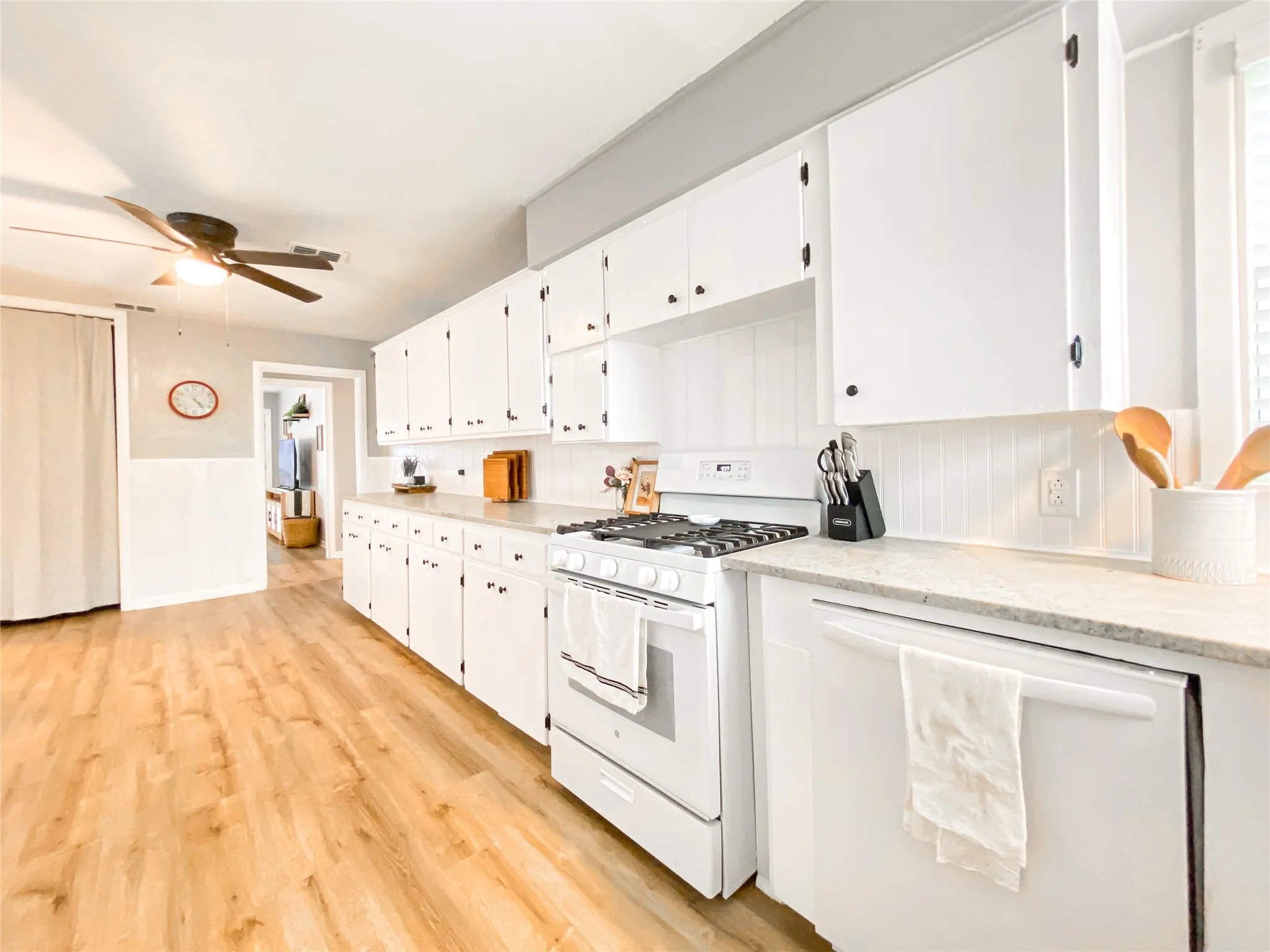 Single Family Residence For Sale in Taylor County , 2466 Garfield Avenue, Abilene, Texas 79601, 4 Bedroom, 2 Bathroom, Garage spaces, 2,219 Sqft, built in 1955, mls#21421283, Real Estate Agent in Abilene, Homes For Sale in Taylor county, Homes For Sale in Abilene, Realtor in Abilene Texas, Real Estate Brokerage Independent Realty Texas, Luminita Cordes Realtor