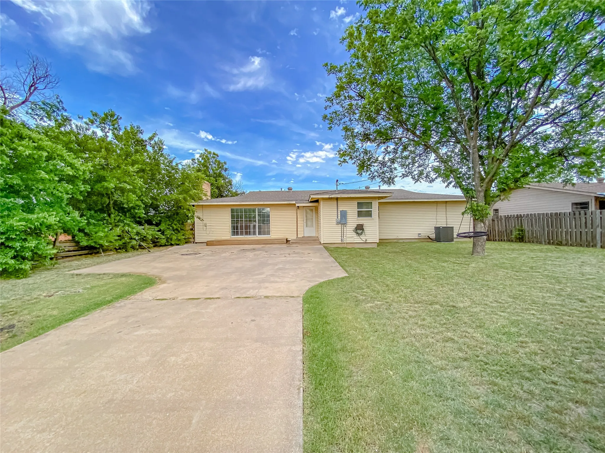 Single Family Residence For Sale in Taylor County , 2466 Garfield Avenue, Abilene, Texas 79601, 4 Bedroom, 2 Bathroom, Garage spaces, 2,219 Sqft, built in 1955, mls#21421283, Real Estate Agent in Abilene, Homes For Sale in Taylor county, Homes For Sale in Abilene, Realtor in Abilene Texas, Real Estate Brokerage Independent Realty Texas, Luminita Cordes Realtor