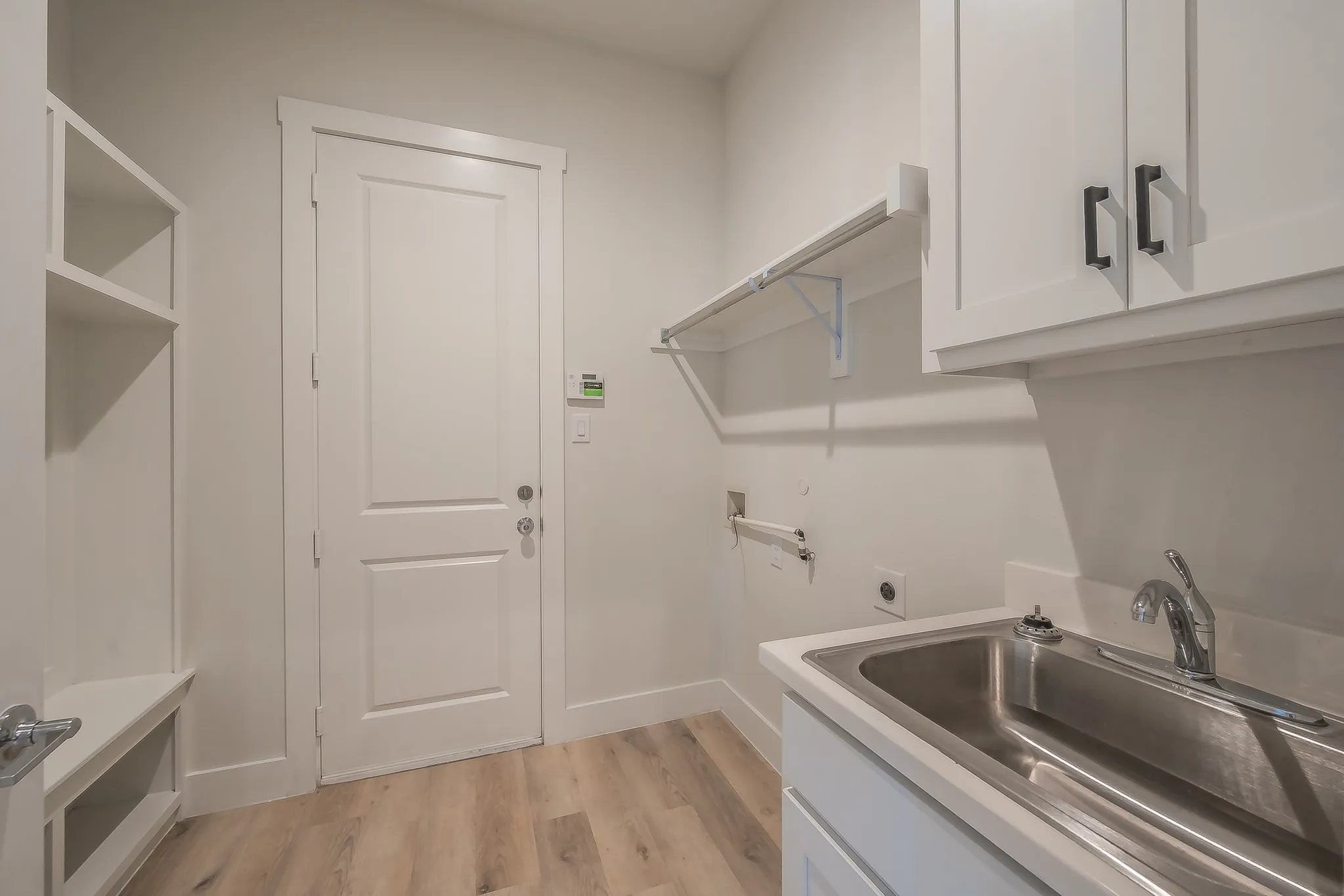 Single Family Residence For Sale in Tarrant County , 5901 Westworth Falls Way, Westworth Village, Texas 76114, 6 Bedroom, 7 Bathroom, 2 Garage spaces, 4,782 Sqft, built in 2022, mls#21421272, Real Estate Agent in Westworth Village, Homes For Sale in Tarrant county, Homes For Sale in Westworth Village, Realtor in Westworth Village Texas, Real Estate Brokerage Independent Realty Texas, Luminita Cordes Realtor
