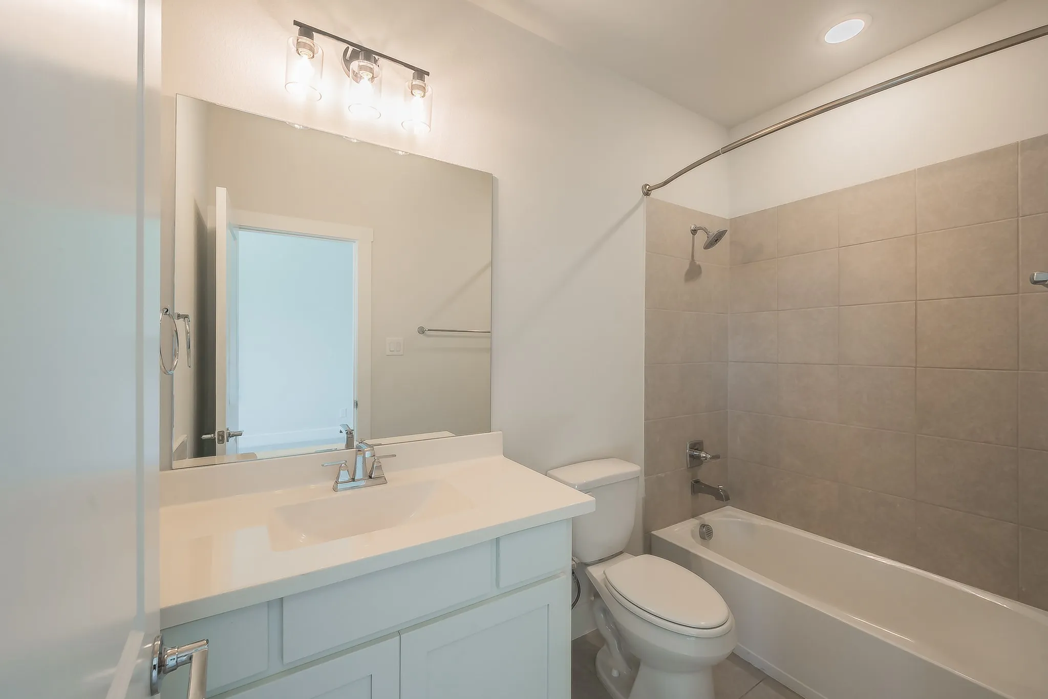 Single Family Residence For Sale in Tarrant County , 5901 Westworth Falls Way, Westworth Village, Texas 76114, 6 Bedroom, 7 Bathroom, 2 Garage spaces, 4,782 Sqft, built in 2022, mls#21421272, Real Estate Agent in Westworth Village, Homes For Sale in Tarrant county, Homes For Sale in Westworth Village, Realtor in Westworth Village Texas, Real Estate Brokerage Independent Realty Texas, Luminita Cordes Realtor