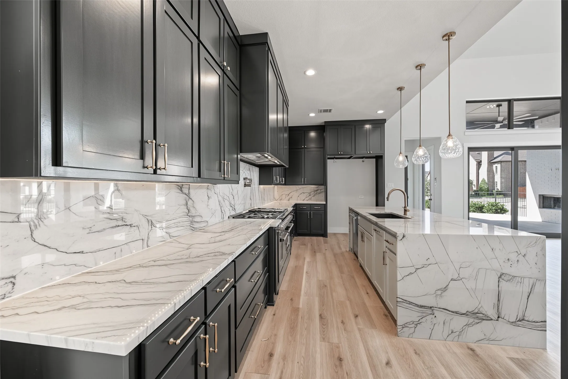 Single Family Residence For Sale in Tarrant County , 5901 Westworth Falls Way, Westworth Village, Texas 76114, 6 Bedroom, 7 Bathroom, 2 Garage spaces, 4,782 Sqft, built in 2022, mls#21421272, Real Estate Agent in Westworth Village, Homes For Sale in Tarrant county, Homes For Sale in Westworth Village, Realtor in Westworth Village Texas, Real Estate Brokerage Independent Realty Texas, Luminita Cordes Realtor
