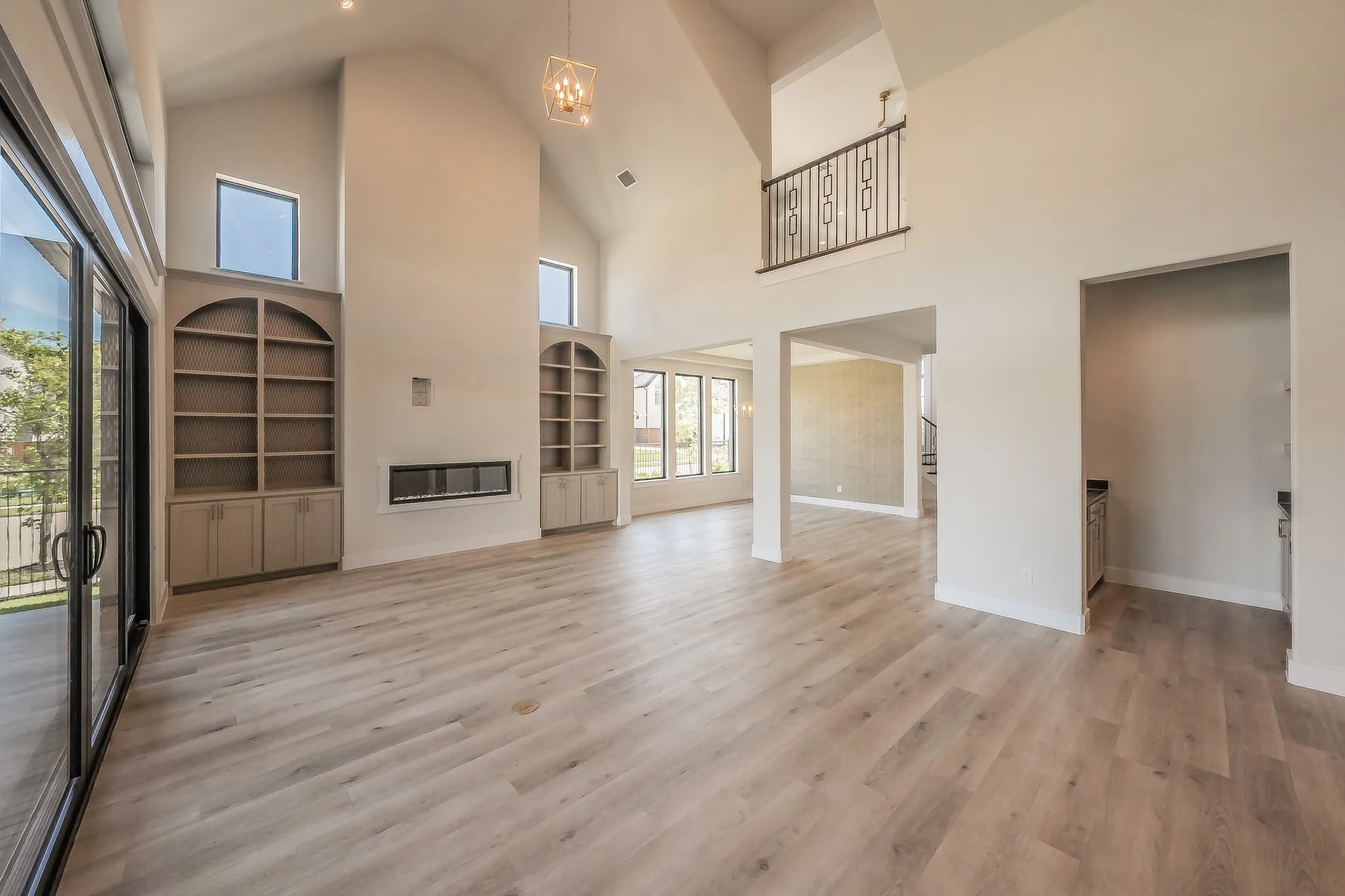 Single Family Residence For Sale in Tarrant County , 5901 Westworth Falls Way, Westworth Village, Texas 76114, 6 Bedroom, 7 Bathroom, 2 Garage spaces, 4,782 Sqft, built in 2022, mls#21421272, Real Estate Agent in Westworth Village, Homes For Sale in Tarrant county, Homes For Sale in Westworth Village, Realtor in Westworth Village Texas, Real Estate Brokerage Independent Realty Texas, Luminita Cordes Realtor
