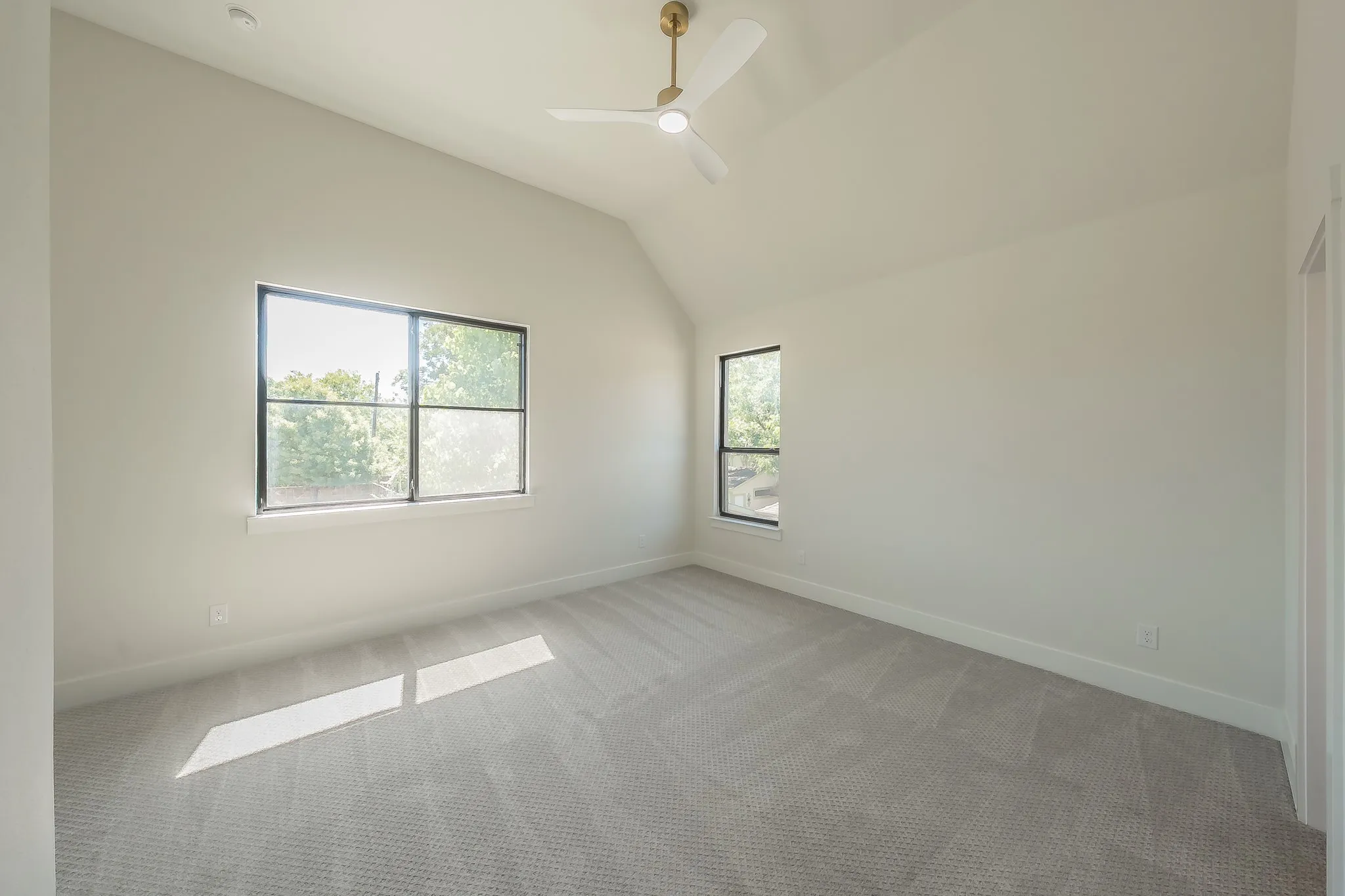 Single Family Residence For Sale in Tarrant County , 5901 Westworth Falls Way, Westworth Village, Texas 76114, 6 Bedroom, 7 Bathroom, 2 Garage spaces, 4,782 Sqft, built in 2022, mls#21421272, Real Estate Agent in Westworth Village, Homes For Sale in Tarrant county, Homes For Sale in Westworth Village, Realtor in Westworth Village Texas, Real Estate Brokerage Independent Realty Texas, Luminita Cordes Realtor
