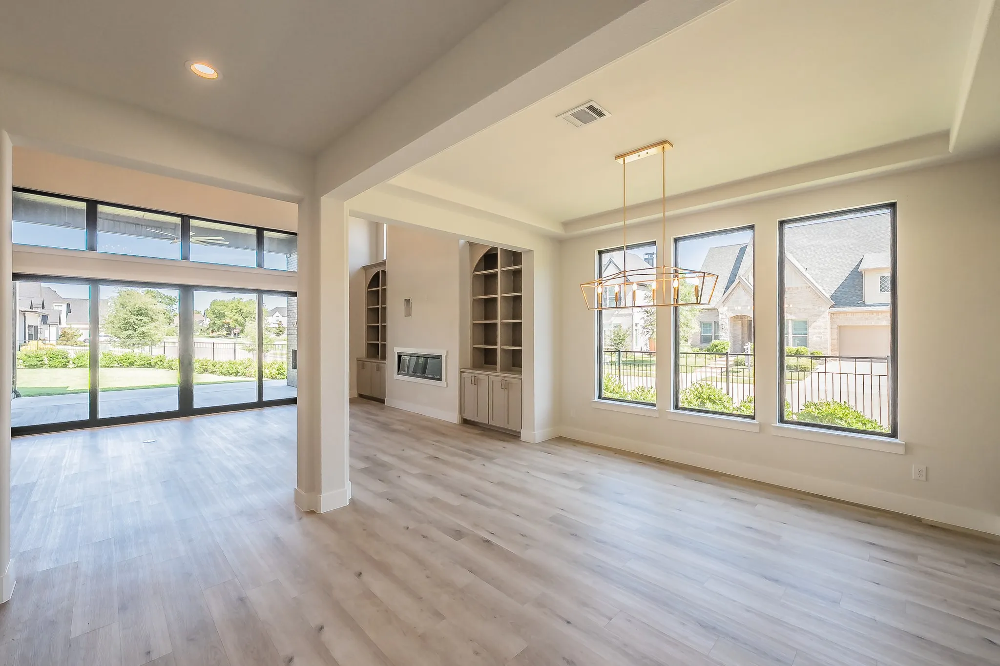 Single Family Residence For Sale in Tarrant County , 5901 Westworth Falls Way, Westworth Village, Texas 76114, 6 Bedroom, 7 Bathroom, 2 Garage spaces, 4,782 Sqft, built in 2022, mls#21421272, Real Estate Agent in Westworth Village, Homes For Sale in Tarrant county, Homes For Sale in Westworth Village, Realtor in Westworth Village Texas, Real Estate Brokerage Independent Realty Texas, Luminita Cordes Realtor