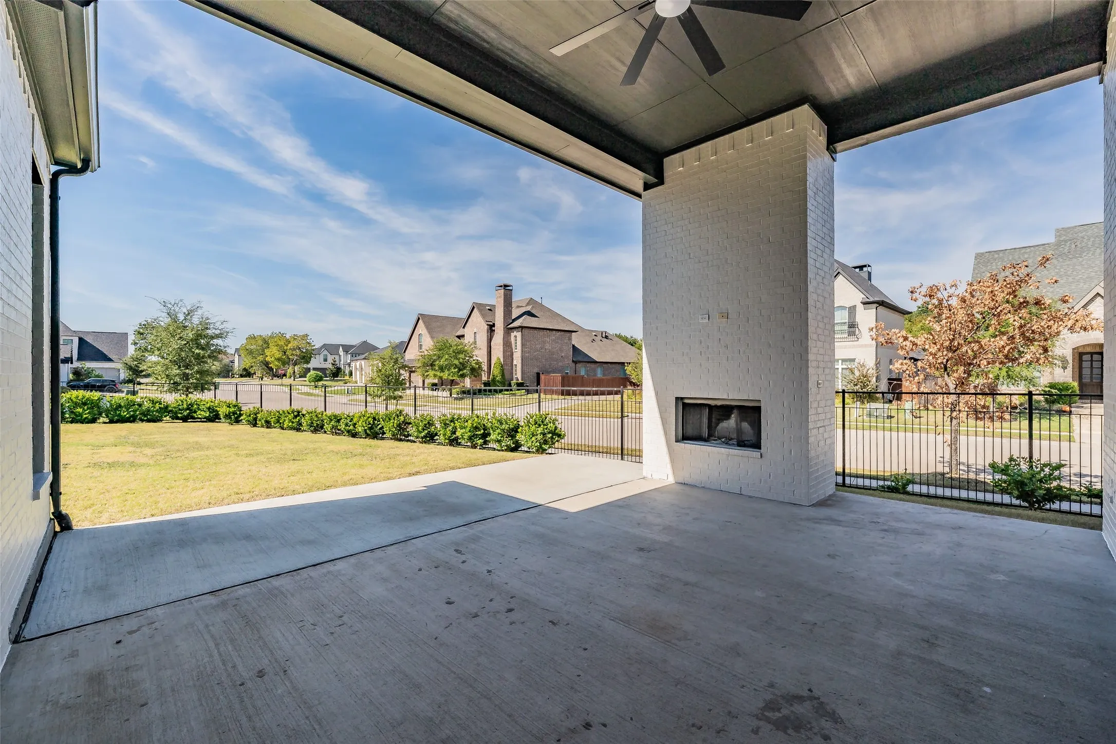 Single Family Residence For Sale in Tarrant County , 5901 Westworth Falls Way, Westworth Village, Texas 76114, 6 Bedroom, 7 Bathroom, 2 Garage spaces, 4,782 Sqft, built in 2022, mls#21421272, Real Estate Agent in Westworth Village, Homes For Sale in Tarrant county, Homes For Sale in Westworth Village, Realtor in Westworth Village Texas, Real Estate Brokerage Independent Realty Texas, Luminita Cordes Realtor