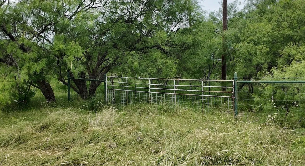 Mobile Home For Sale in Mc Culloch County , 2315 CR 472, Rochelle, Texas 76872, 5 Bedroom, 3 Bathroom, Garage spaces, 2,063 Sqft, built in 2022, mls#21421284, Real Estate Agent in Rochelle, Homes For Sale in Mc Culloch county, Homes For Sale in Rochelle, Realtor in Rochelle Texas, Real Estate Brokerage Independent Realty Texas, Luminita Cordes Realtor