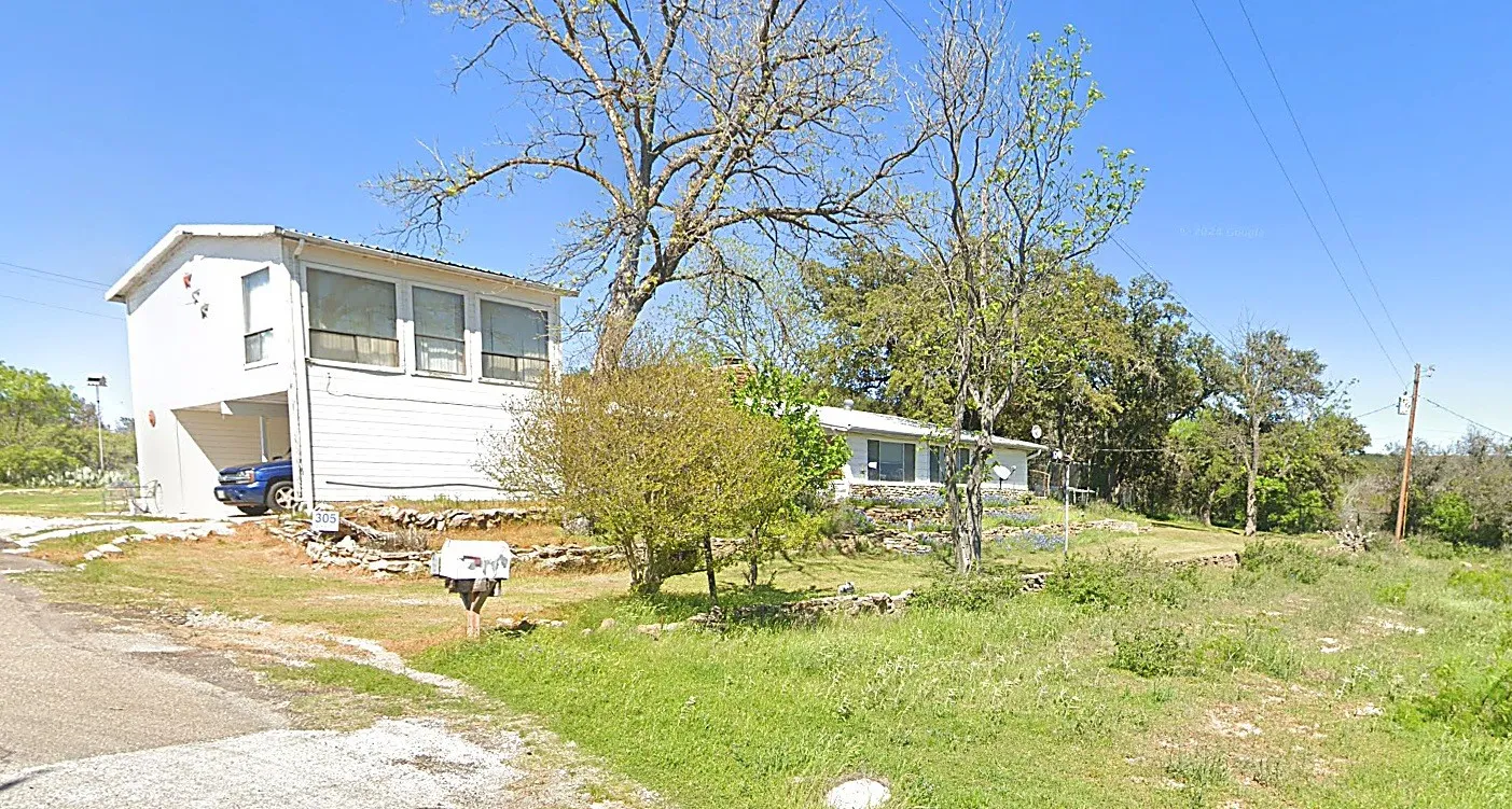 Single Family Residence For Sale in Burnet County , 305 Mc Kay Road, Burnet, Texas 78611, 2 Bedroom, 2 Bathroom, 1 Garage spaces, 2,313 Sqft, built in 1971, mls#21420167, Real Estate Agent in Burnet, Homes For Sale in Burnet county, Homes For Sale in Burnet, Realtor in Burnet Texas, Real Estate Brokerage Independent Realty Texas, Luminita Cordes Realtor