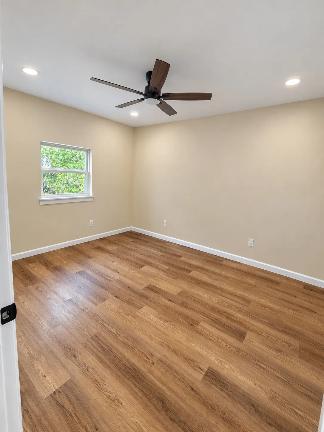 Single Family Residence For Sale in Tarrant County , 2845 Hunter Street, Fort Worth, Texas 76112, 3 Bedroom, 2 Bathroom, Garage spaces, 1,079 Sqft, built in 1951, mls#21421298, Real Estate Agent in Fort Worth, Homes For Sale in Tarrant county, Homes For Sale in Fort Worth, Realtor in Fort Worth Texas, Real Estate Brokerage Independent Realty Texas, Luminita Cordes Realtor