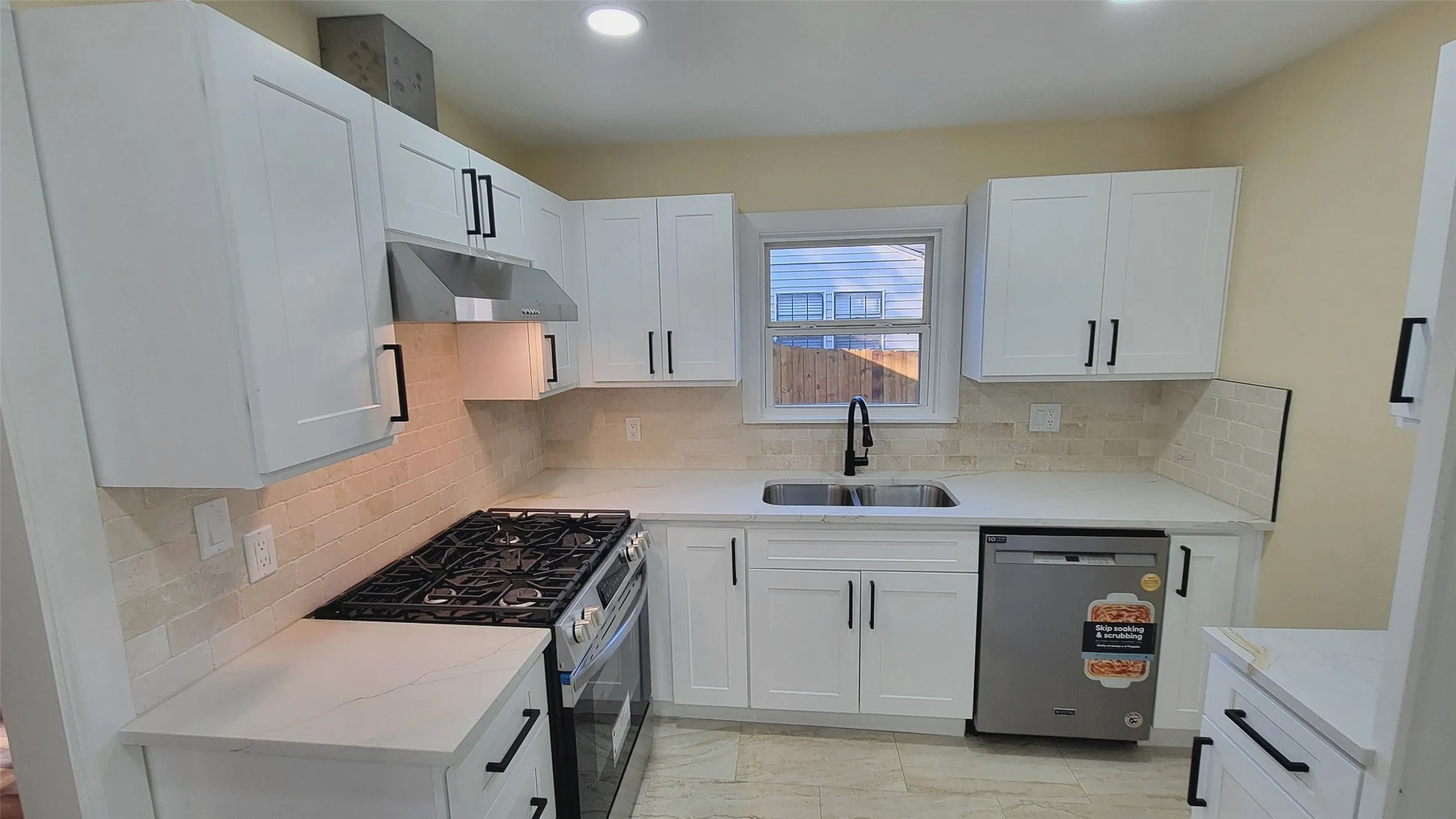 Single Family Residence For Sale in Tarrant County , 2845 Hunter Street, Fort Worth, Texas 76112, 3 Bedroom, 2 Bathroom, Garage spaces, 1,079 Sqft, built in 1951, mls#21421298, Real Estate Agent in Fort Worth, Homes For Sale in Tarrant county, Homes For Sale in Fort Worth, Realtor in Fort Worth Texas, Real Estate Brokerage Independent Realty Texas, Luminita Cordes Realtor