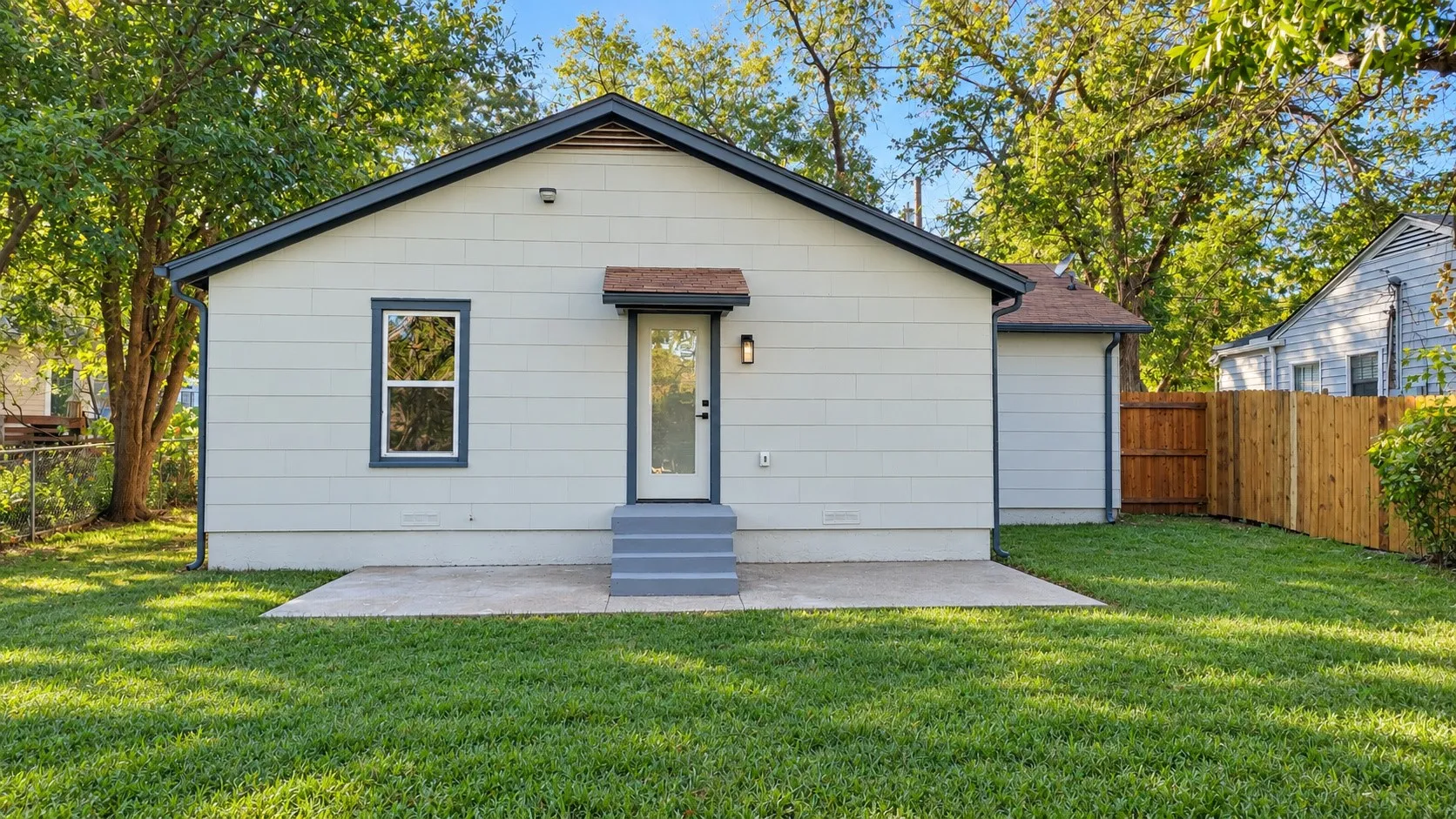 Single Family Residence For Sale in Tarrant County , 2845 Hunter Street, Fort Worth, Texas 76112, 3 Bedroom, 2 Bathroom, Garage spaces, 1,079 Sqft, built in 1951, mls#21421298, Real Estate Agent in Fort Worth, Homes For Sale in Tarrant county, Homes For Sale in Fort Worth, Realtor in Fort Worth Texas, Real Estate Brokerage Independent Realty Texas, Luminita Cordes Realtor