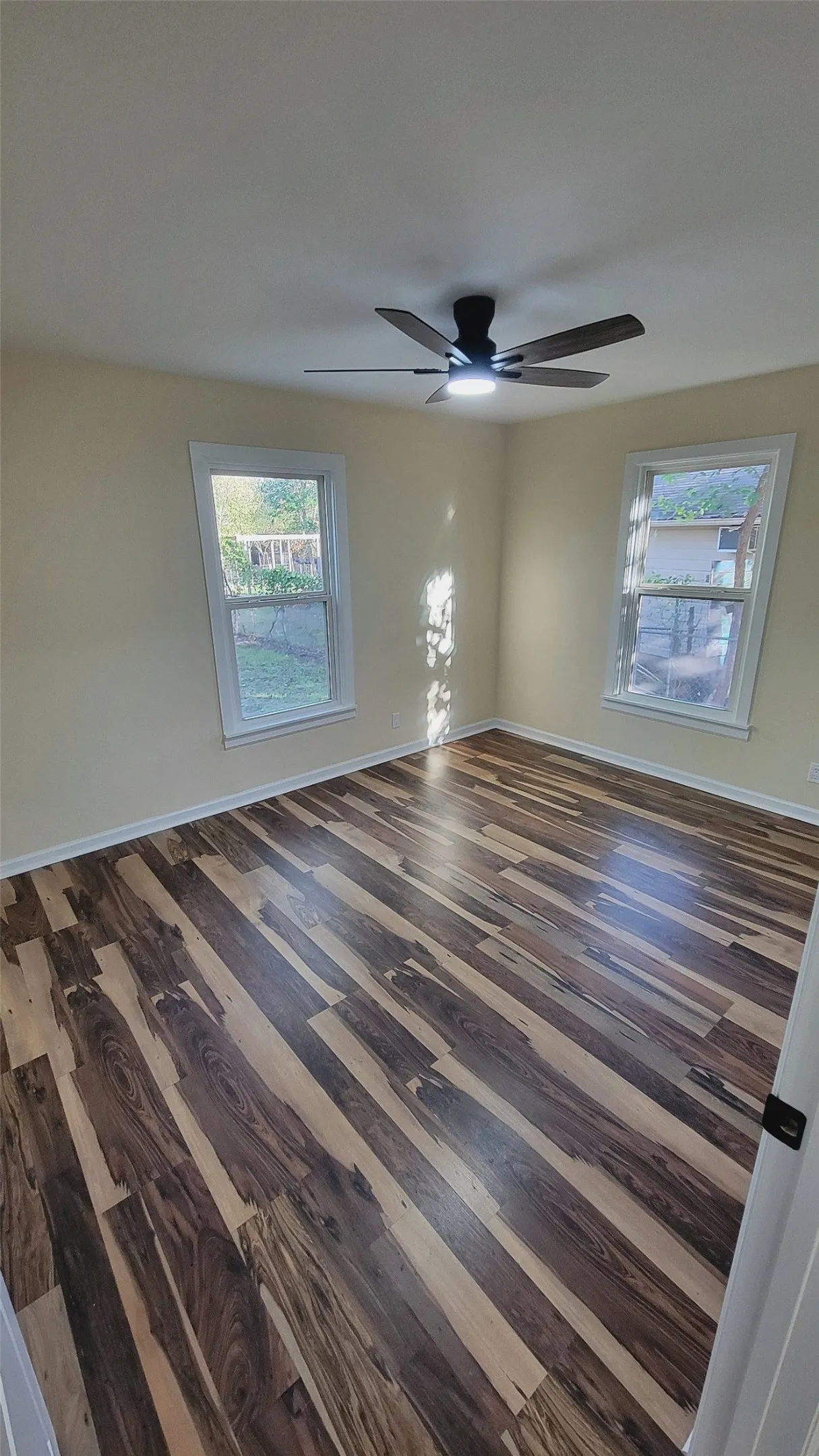 Single Family Residence For Sale in Tarrant County , 2845 Hunter Street, Fort Worth, Texas 76112, 3 Bedroom, 2 Bathroom, Garage spaces, 1,079 Sqft, built in 1951, mls#21421298, Real Estate Agent in Fort Worth, Homes For Sale in Tarrant county, Homes For Sale in Fort Worth, Realtor in Fort Worth Texas, Real Estate Brokerage Independent Realty Texas, Luminita Cordes Realtor