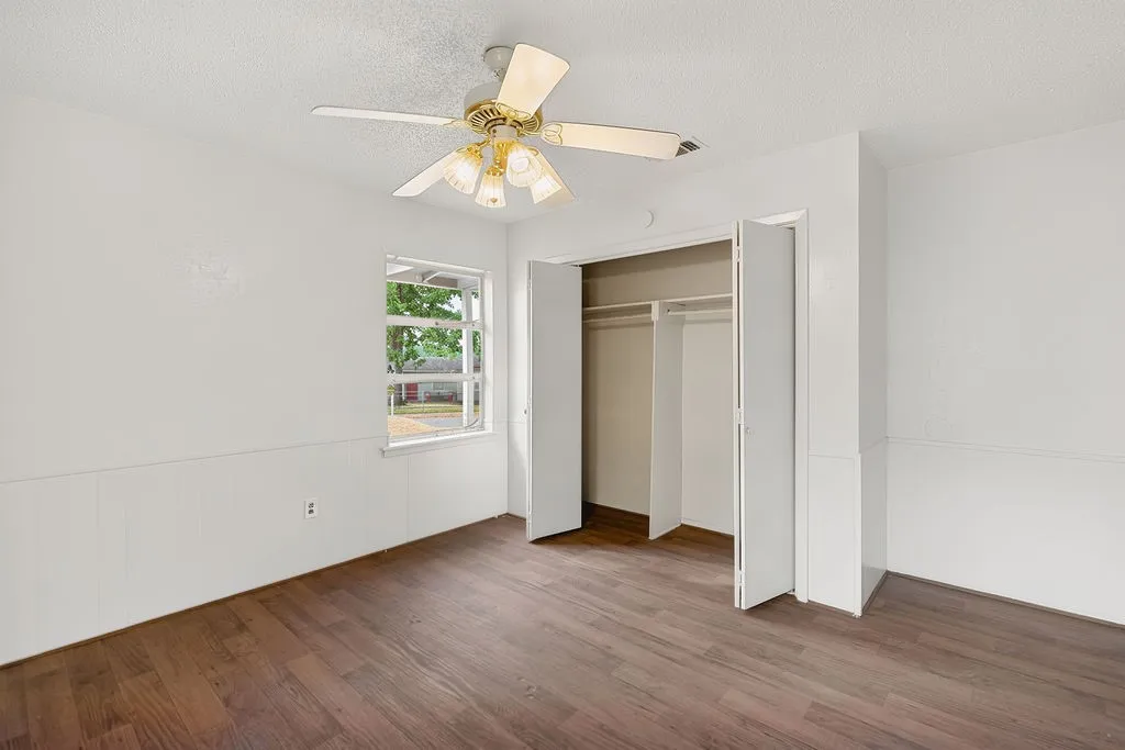 Single Family Residence For Sale in Morris County , 241 Byrne Avenue, Lone Star, Texas 75668, 2 Bedroom, 1 Bathroom, Garage spaces, 714 Sqft, built in 1955, mls#21399062, Real Estate Agent in Lone Star, Homes For Sale in Morris county, Homes For Sale in Lone Star, Realtor in Lone Star Texas, Real Estate Brokerage Independent Realty Texas, Luminita Cordes Realtor