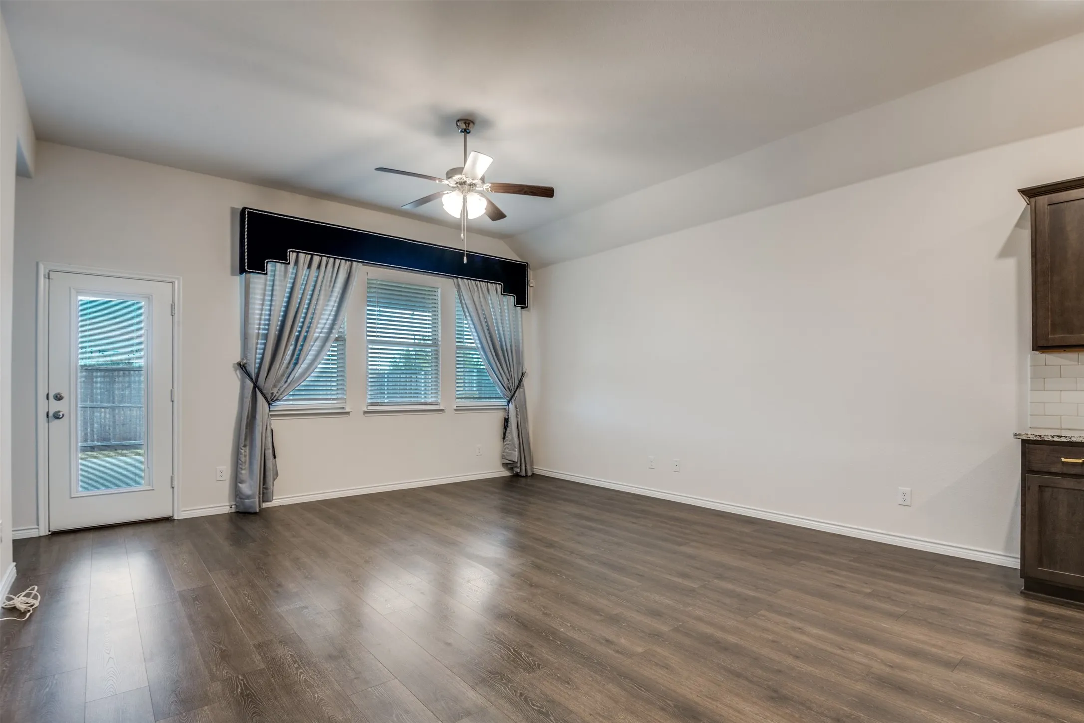 Single Family Residence For Rent in Rockwall County , 905 Philadelphia Street, Fate, Texas 75189, 4 Bedroom, 2 Bathroom, 2 Garage spaces, 2,153 Sqft, built in 2020, mls#21421301, Real Estate Agent in Fate, Homes For Rent in Rockwall county, Homes For Rent in Fate, Realtor in Fate Texas, Real Estate Brokerage Independent Realty Texas, Luminita Cordes Realtor