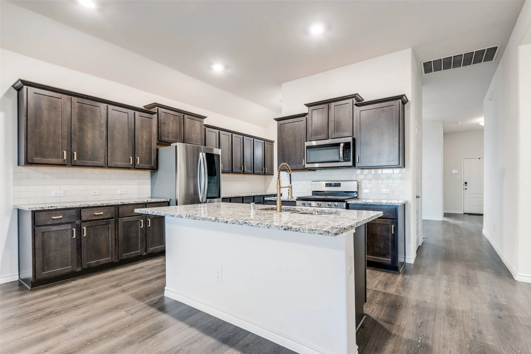 Single Family Residence For Rent in Rockwall County , 905 Philadelphia Street, Fate, Texas 75189, 4 Bedroom, 2 Bathroom, 2 Garage spaces, 2,153 Sqft, built in 2020, mls#21421301, Real Estate Agent in Fate, Homes For Rent in Rockwall county, Homes For Rent in Fate, Realtor in Fate Texas, Real Estate Brokerage Independent Realty Texas, Luminita Cordes Realtor