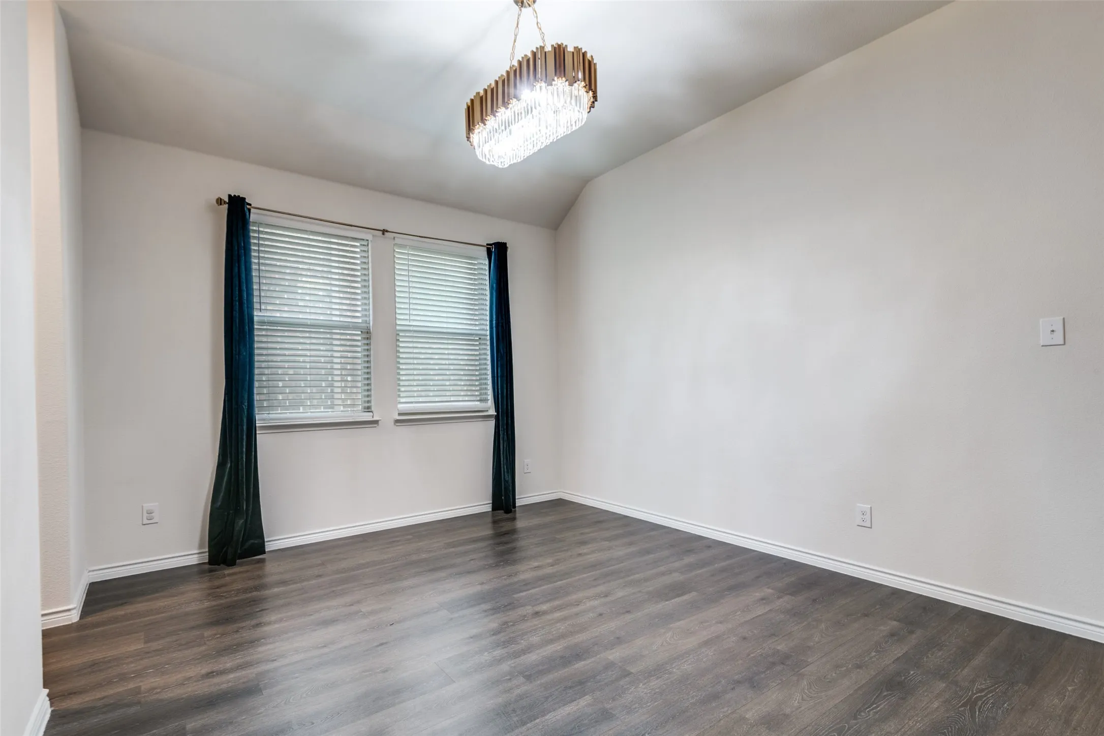 Single Family Residence For Rent in Rockwall County , 905 Philadelphia Street, Fate, Texas 75189, 4 Bedroom, 2 Bathroom, 2 Garage spaces, 2,153 Sqft, built in 2020, mls#21421301, Real Estate Agent in Fate, Homes For Rent in Rockwall county, Homes For Rent in Fate, Realtor in Fate Texas, Real Estate Brokerage Independent Realty Texas, Luminita Cordes Realtor