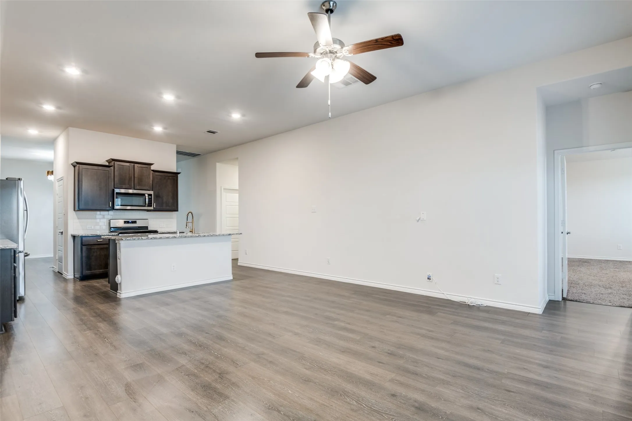 Single Family Residence For Rent in Rockwall County , 905 Philadelphia Street, Fate, Texas 75189, 4 Bedroom, 2 Bathroom, 2 Garage spaces, 2,153 Sqft, built in 2020, mls#21421301, Real Estate Agent in Fate, Homes For Rent in Rockwall county, Homes For Rent in Fate, Realtor in Fate Texas, Real Estate Brokerage Independent Realty Texas, Luminita Cordes Realtor