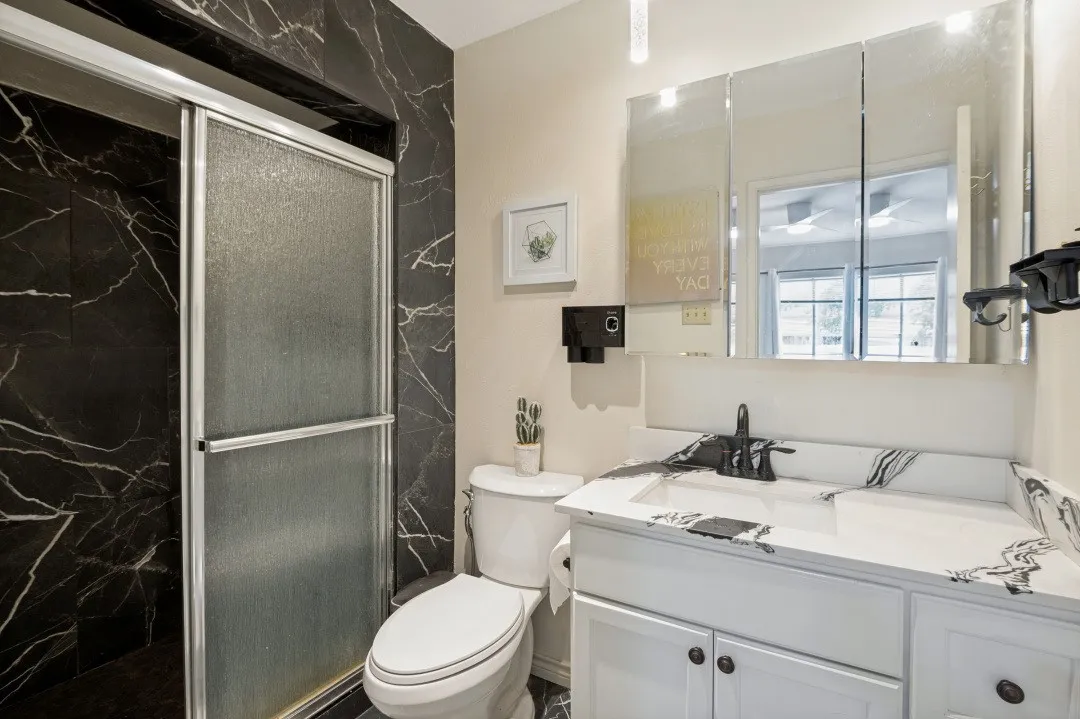 Single Family Residence For Rent in Denton County , 2946 Lockwood Drive, Carrollton, Texas 75007, 3 Bedroom, 2 Bathroom, 2 Garage spaces, 1,472 Sqft, built in 1972, mls#21421306, Real Estate Agent in Carrollton, Homes For Rent in Denton county, Homes For Rent in Carrollton, Realtor in Carrollton Texas, Real Estate Brokerage Independent Realty Texas, Luminita Cordes Realtor