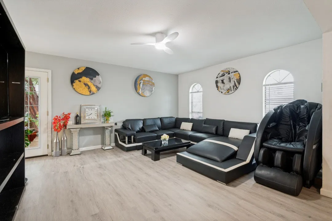 Single Family Residence For Rent in Denton County , 2946 Lockwood Drive, Carrollton, Texas 75007, 3 Bedroom, 2 Bathroom, 2 Garage spaces, 1,472 Sqft, built in 1972, mls#21421306, Real Estate Agent in Carrollton, Homes For Rent in Denton county, Homes For Rent in Carrollton, Realtor in Carrollton Texas, Real Estate Brokerage Independent Realty Texas, Luminita Cordes Realtor