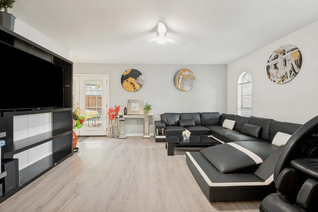 Single Family Residence For Rent in Denton County , 2946 Lockwood Drive, Carrollton, Texas 75007, 3 Bedroom, 2 Bathroom, 2 Garage spaces, 1,472 Sqft, built in 1972, mls#21421306, Real Estate Agent in Carrollton, Homes For Rent in Denton county, Homes For Rent in Carrollton, Realtor in Carrollton Texas, Real Estate Brokerage Independent Realty Texas, Luminita Cordes Realtor