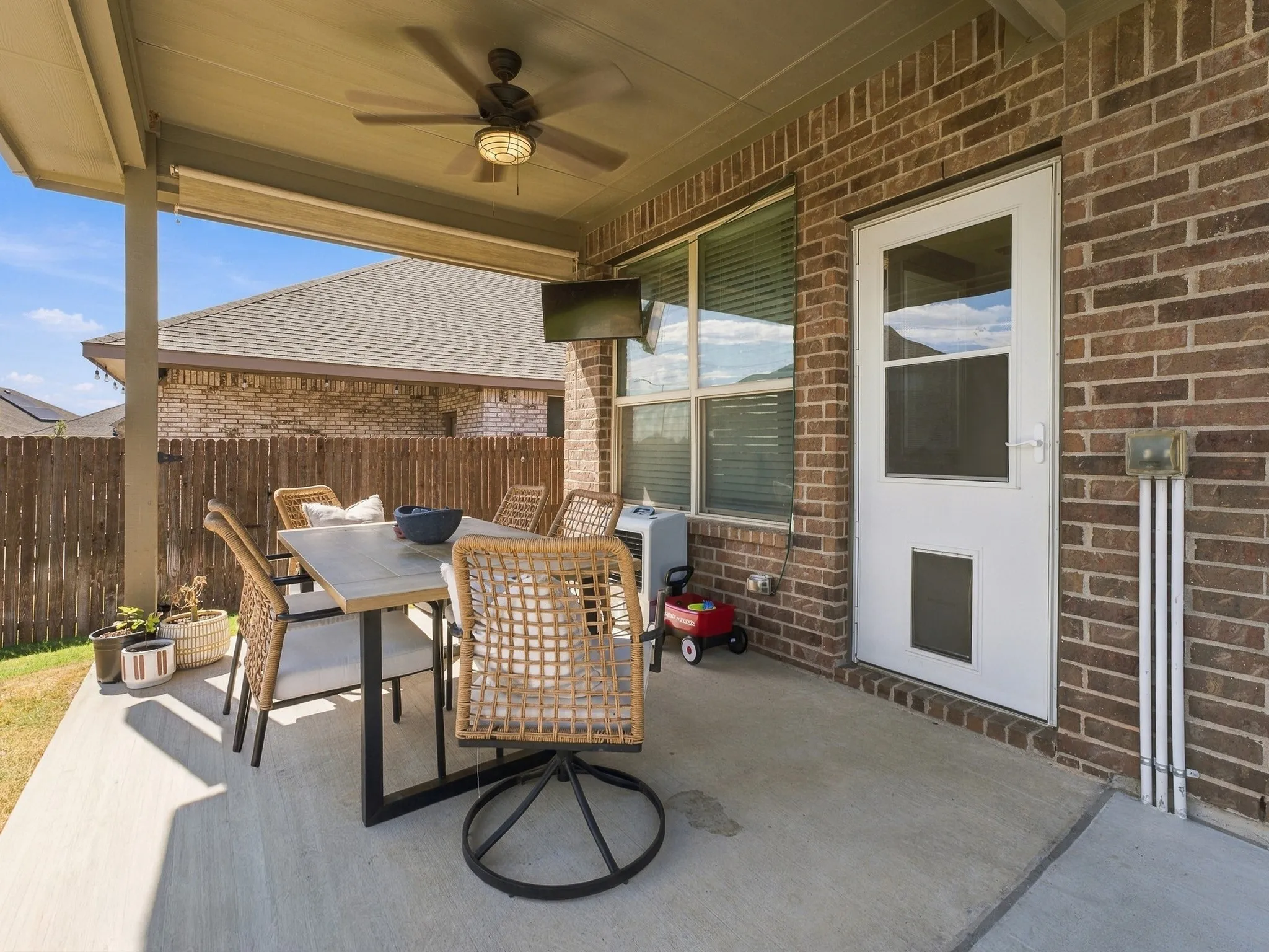 Single Family Residence For Sale in Hood County , 1505 Seabiscuit Drive, Granbury, Texas 76049, 3 Bedroom, 2 Bathroom, 2 Garage spaces, 1,694 Sqft, built in 2020, mls#21418949, Real Estate Agent in Granbury, Homes For Sale in Hood county, Homes For Sale in Granbury, Realtor in Granbury Texas, Real Estate Brokerage Independent Realty Texas, Luminita Cordes Realtor