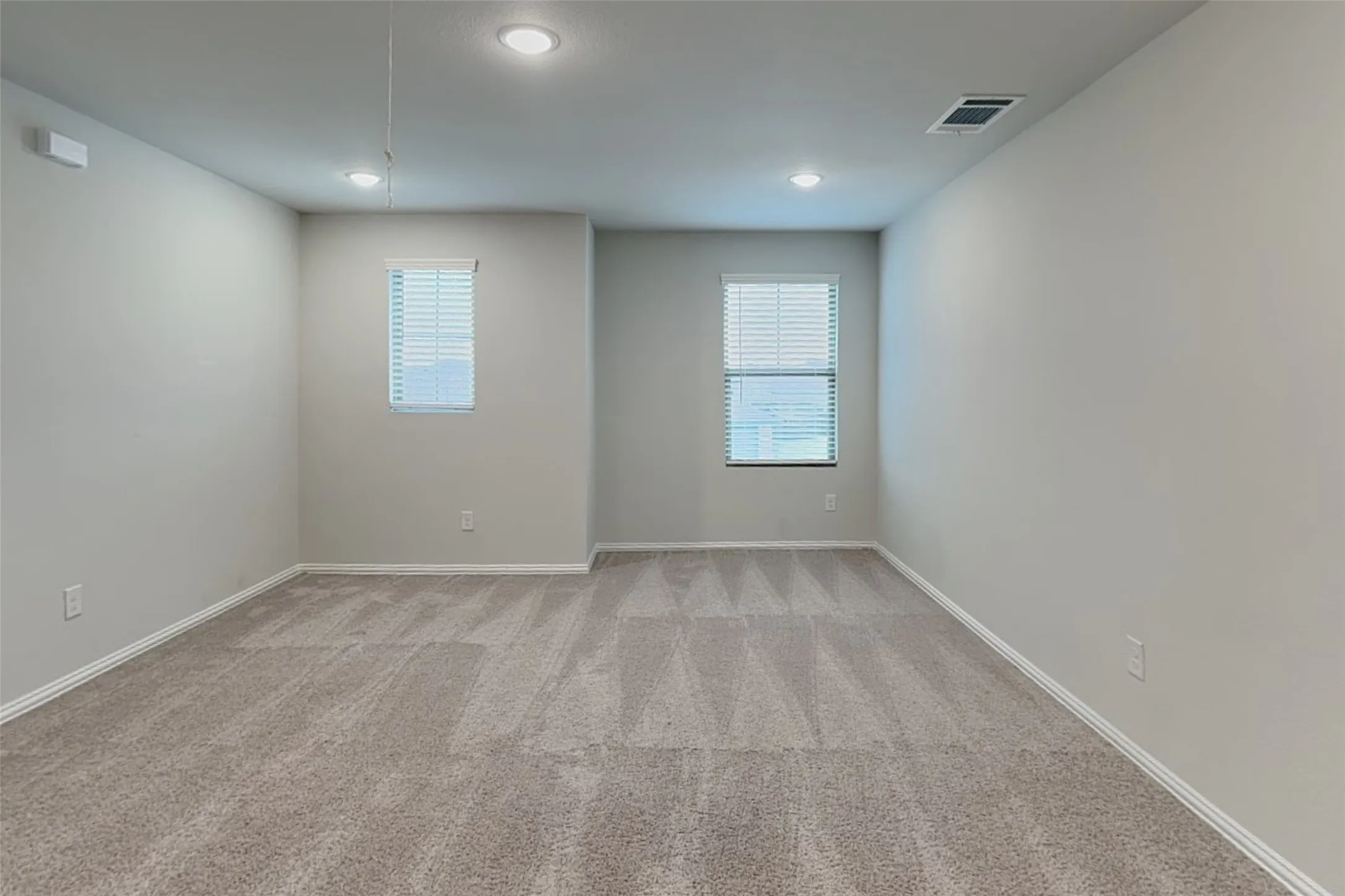 Single Family Residence For Rent in Grayson County , 545 Meadow Run Drive, Van Alstyne, Texas 75495, 4 Bedroom, 3 Bathroom, 2 Garage spaces, 2,541 Sqft, built in 2024, mls#21421309, Real Estate Agent in Van Alstyne, Homes For Rent in Grayson county, Homes For Rent in Van Alstyne, Realtor in Van Alstyne Texas, Real Estate Brokerage Independent Realty Texas, Luminita Cordes Realtor