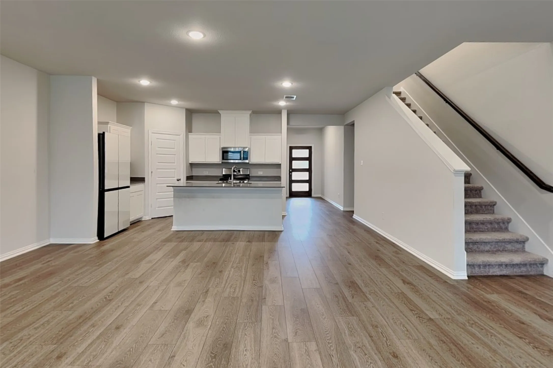 Single Family Residence For Rent in Grayson County , 545 Meadow Run Drive, Van Alstyne, Texas 75495, 4 Bedroom, 3 Bathroom, 2 Garage spaces, 2,541 Sqft, built in 2024, mls#21421309, Real Estate Agent in Van Alstyne, Homes For Rent in Grayson county, Homes For Rent in Van Alstyne, Realtor in Van Alstyne Texas, Real Estate Brokerage Independent Realty Texas, Luminita Cordes Realtor