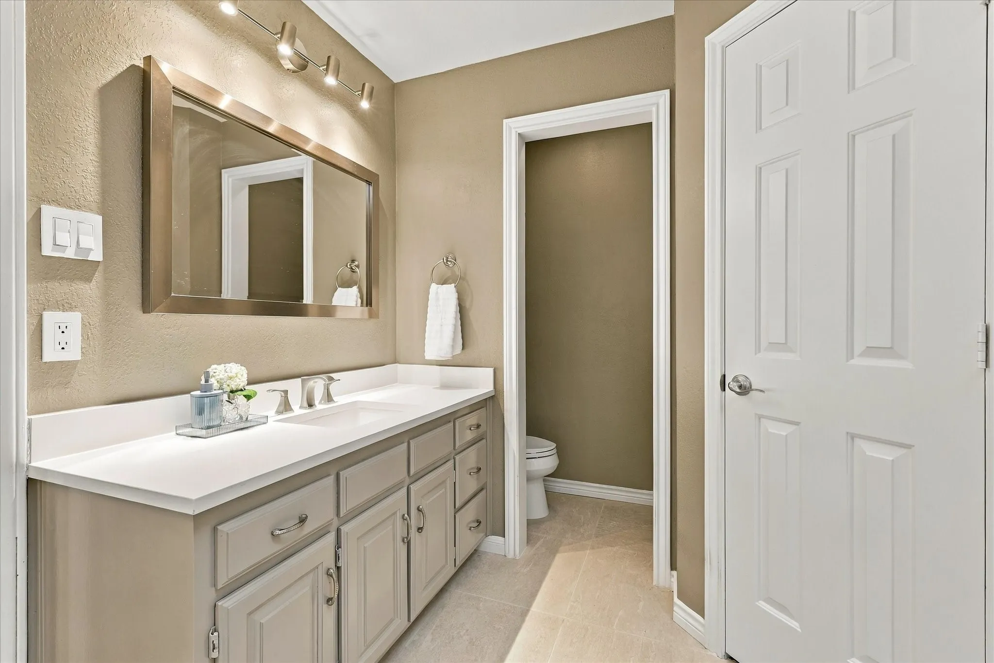  Another view of the primary bathroom vanity.